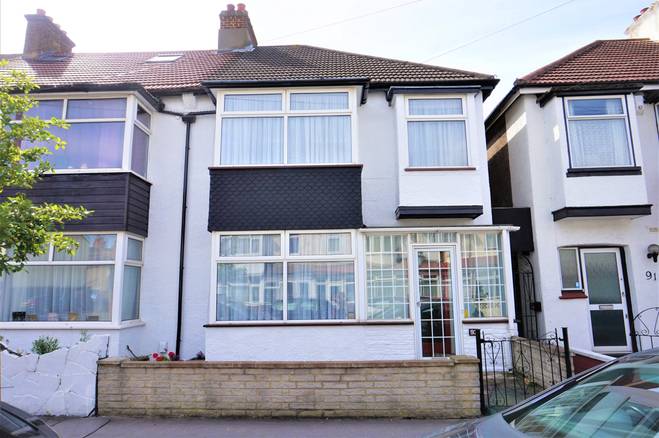 3 bedroom end of terrace house for sale in Alderton Road, Croydon, CR0 6HL