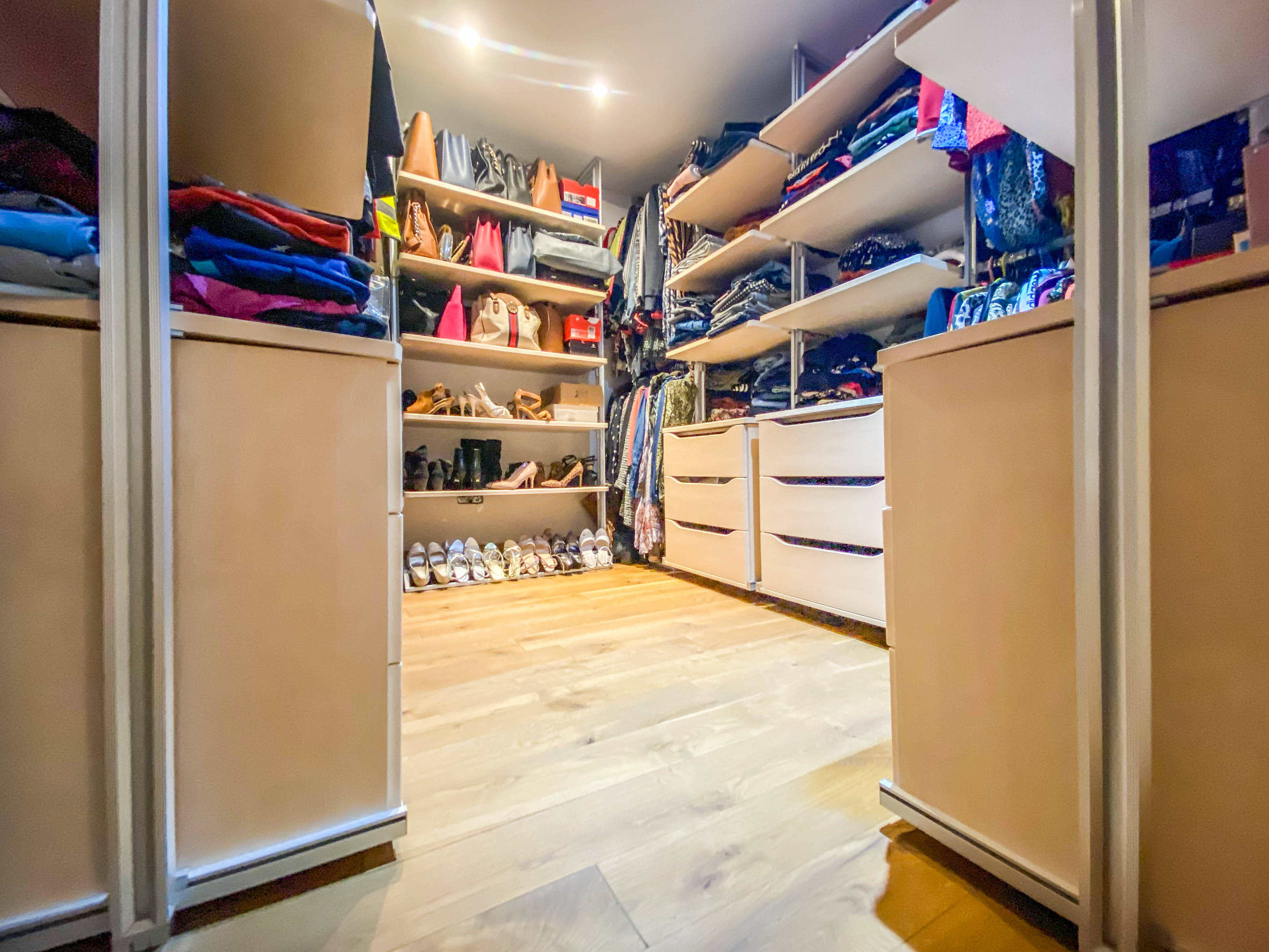 Walk-in Wardrobe