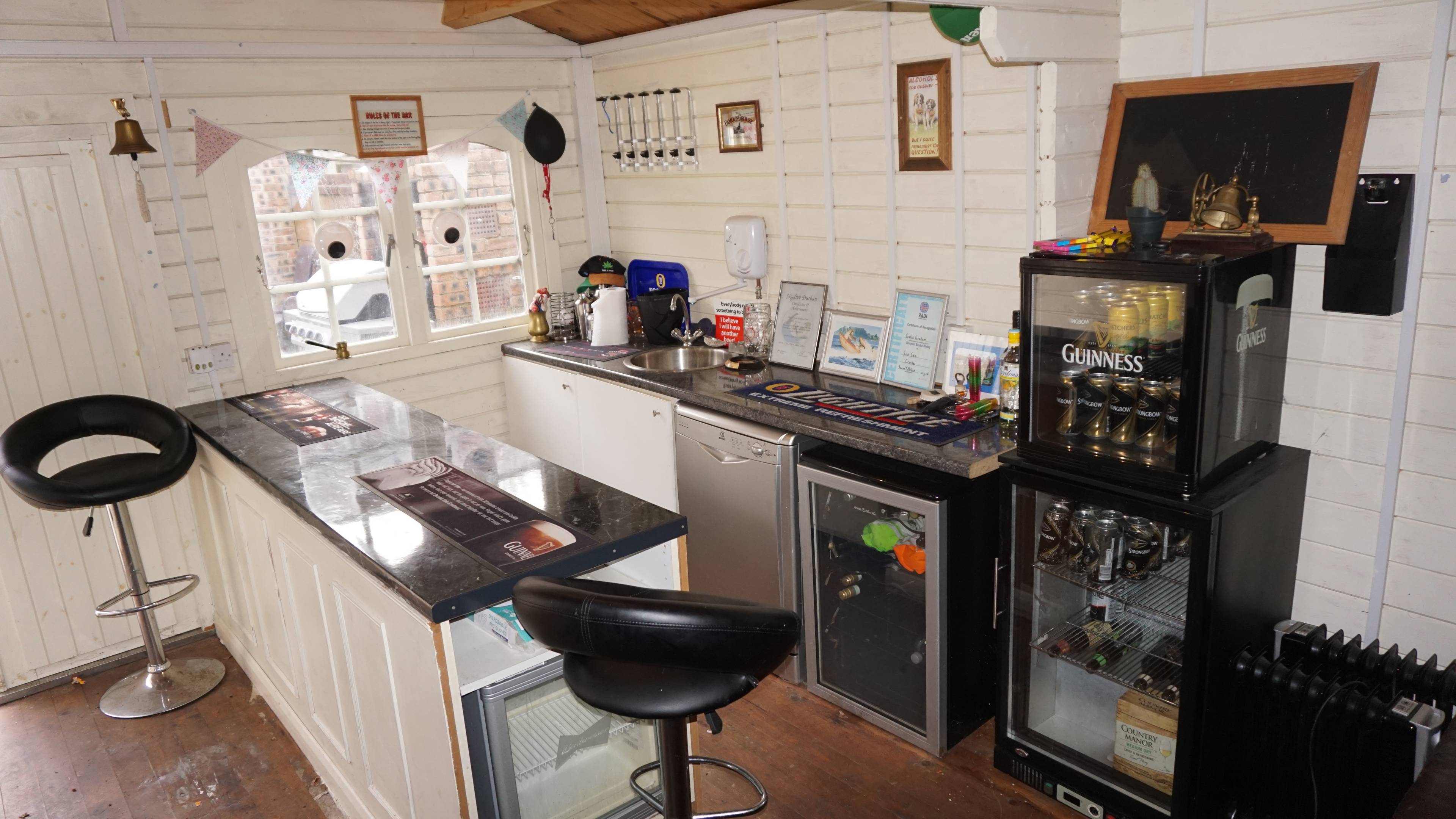 bar