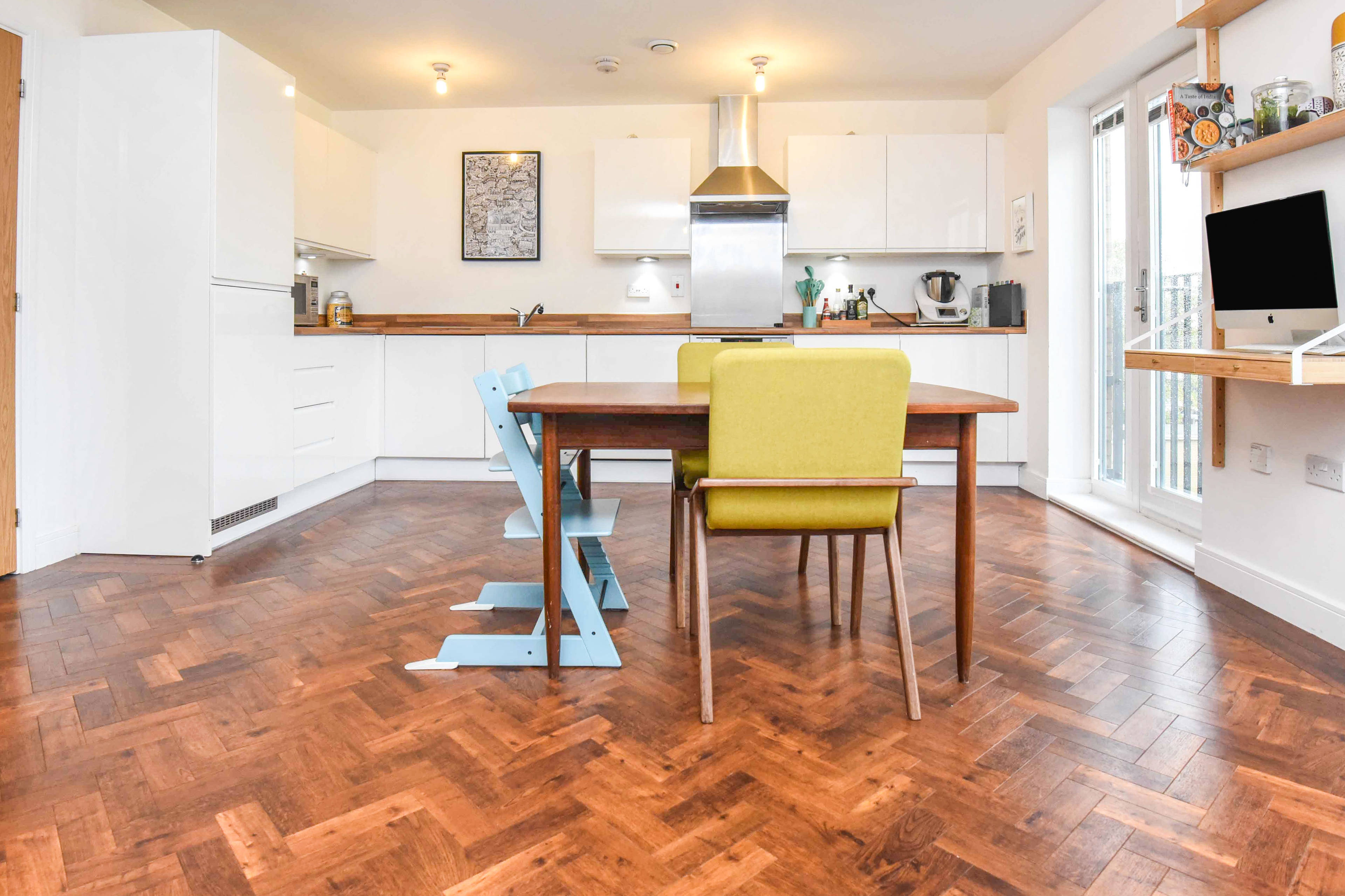 Lounge / Kitchen
