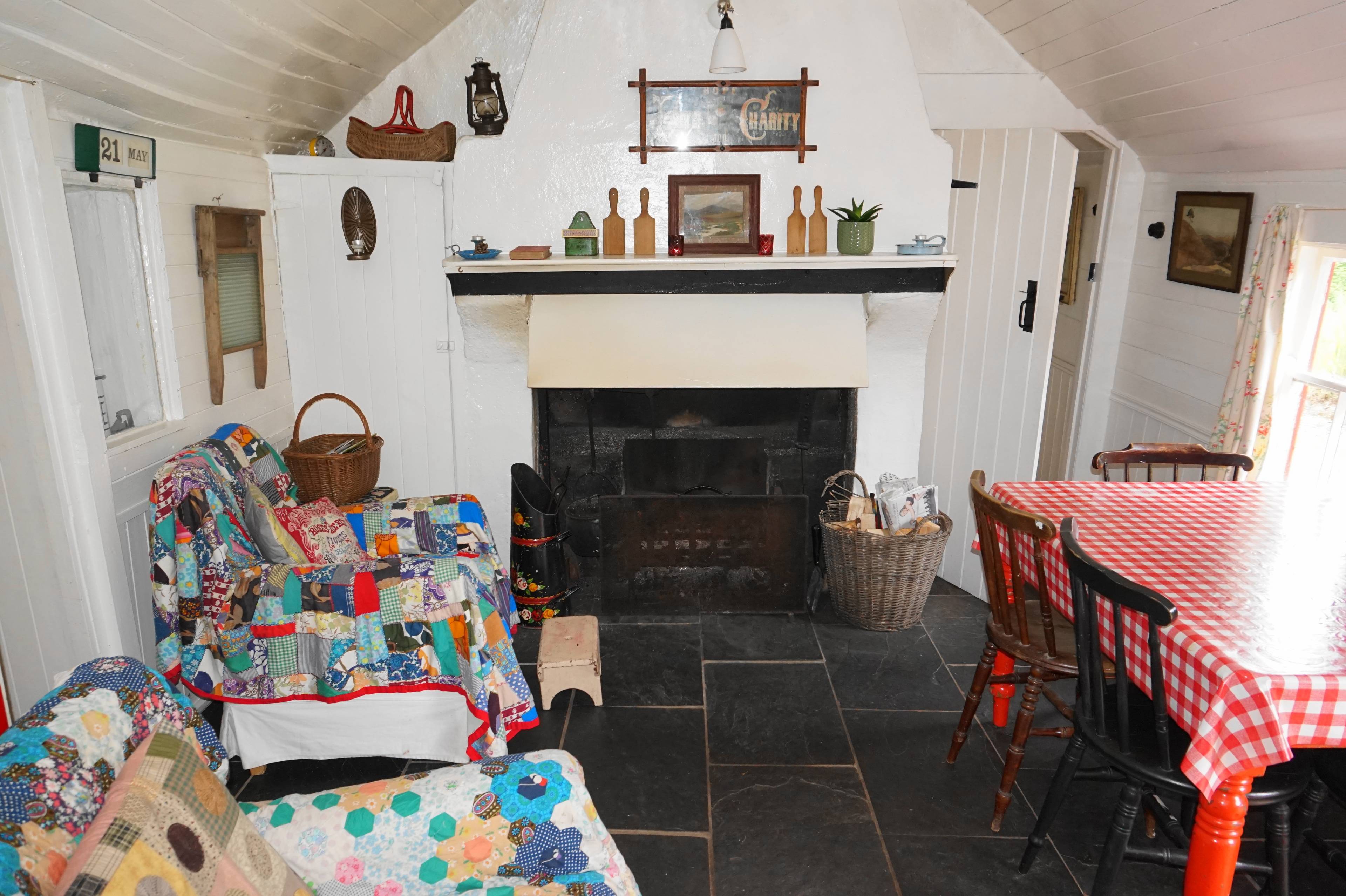 Lounge/Dining Room