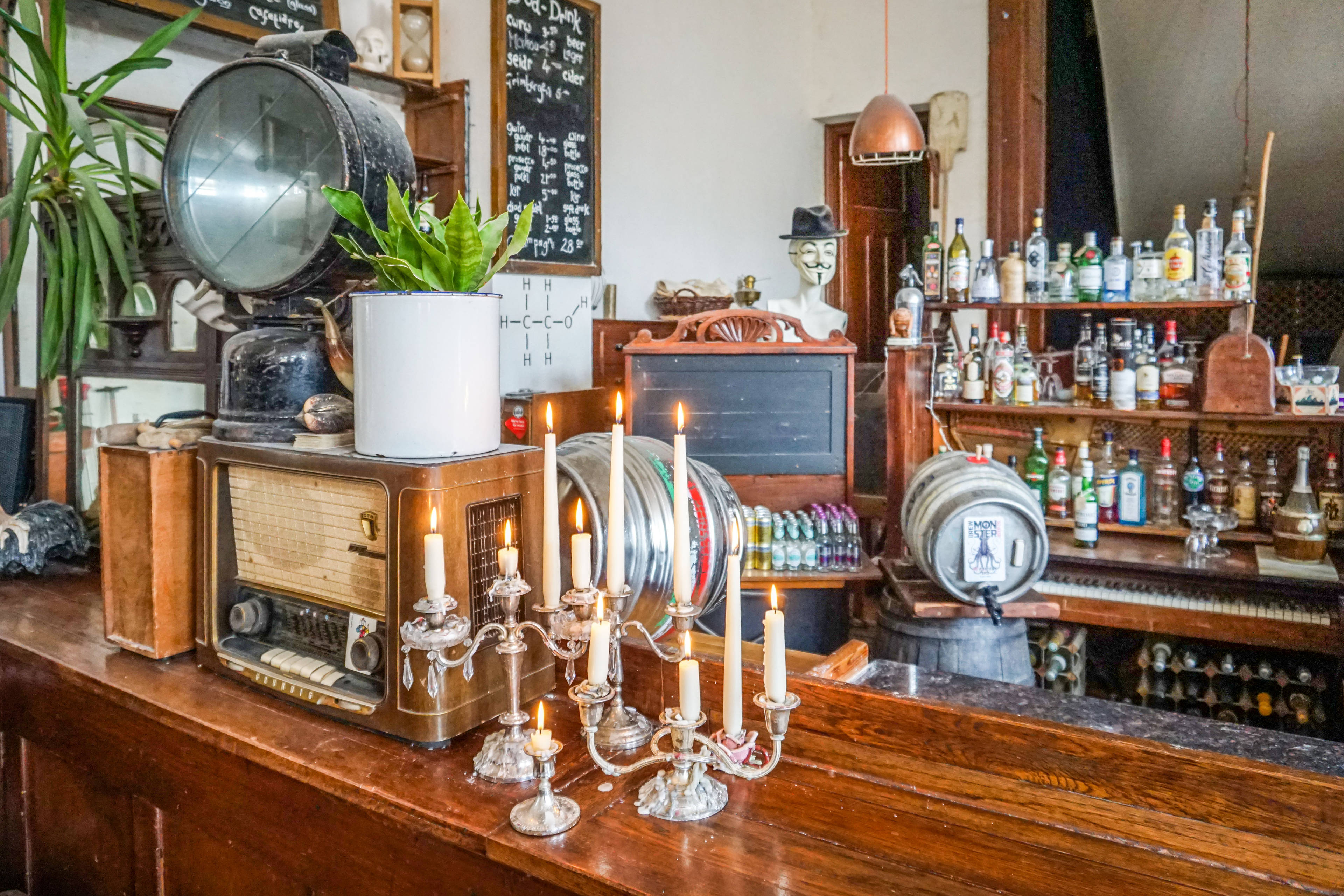 Bar