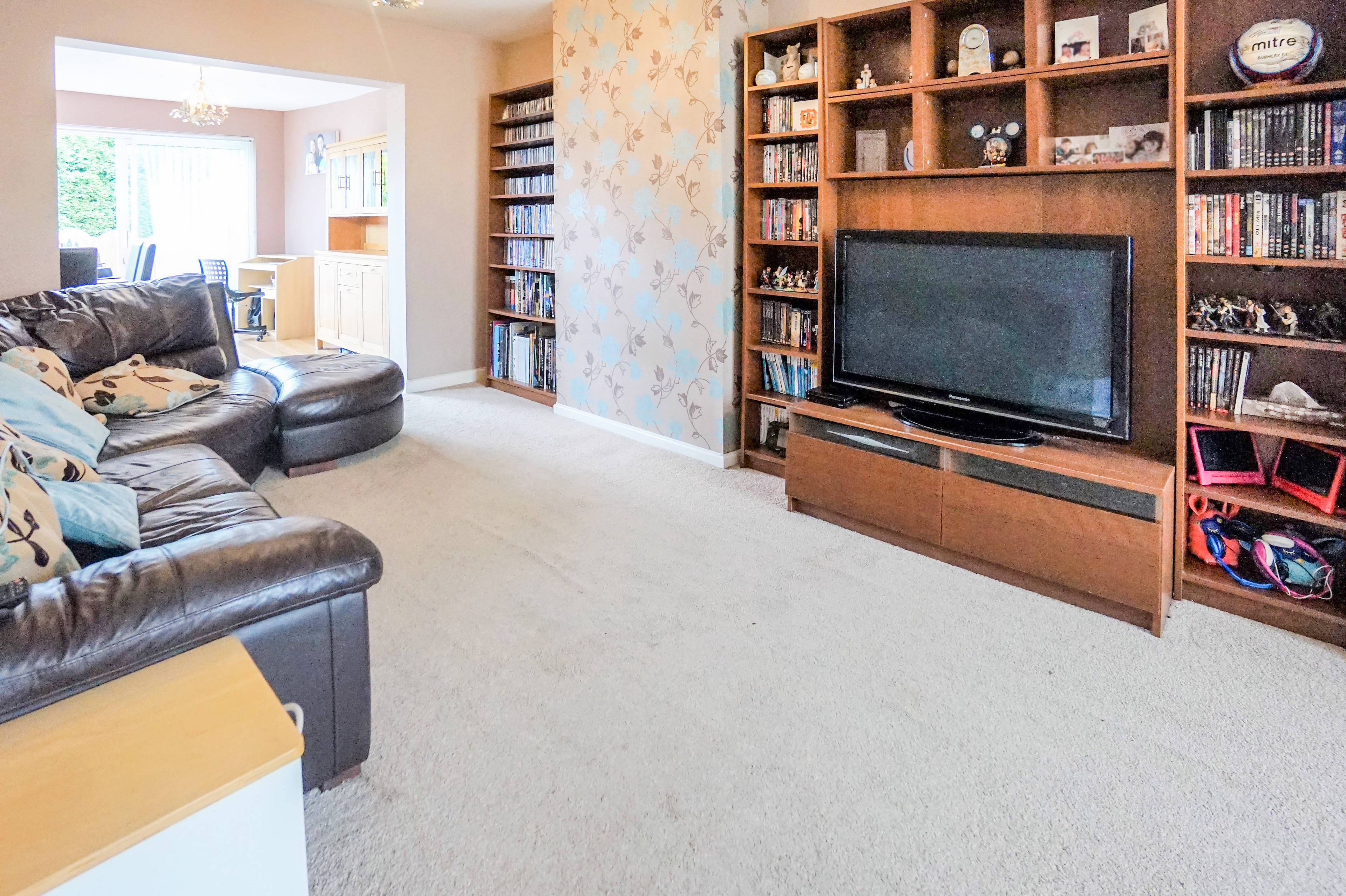 Lounge/Dining Room