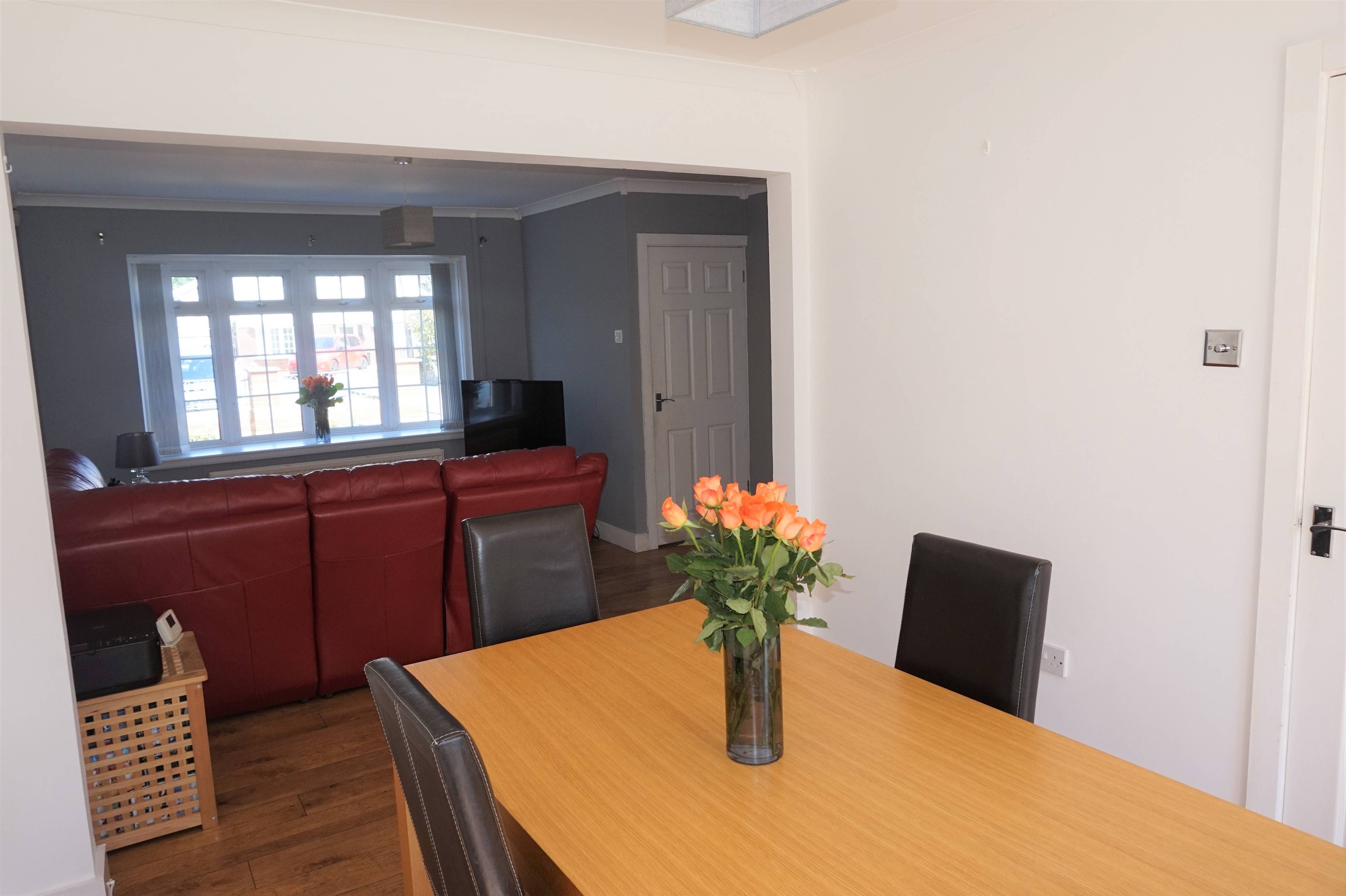 Lounge/Dining Room