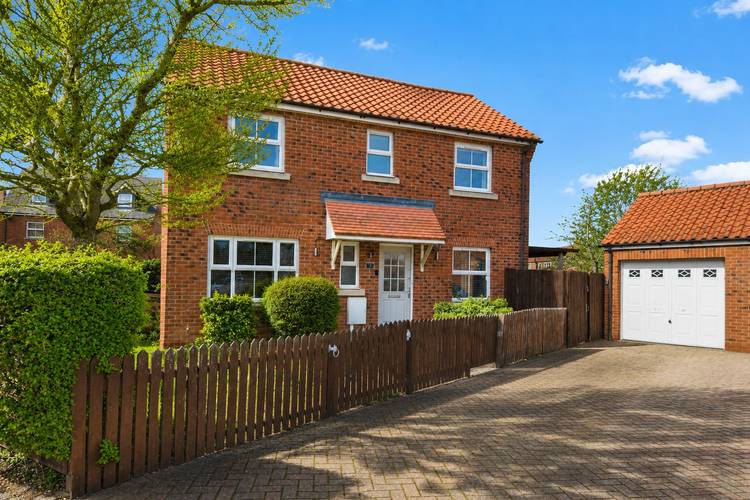 3 bedroom semi-detached house