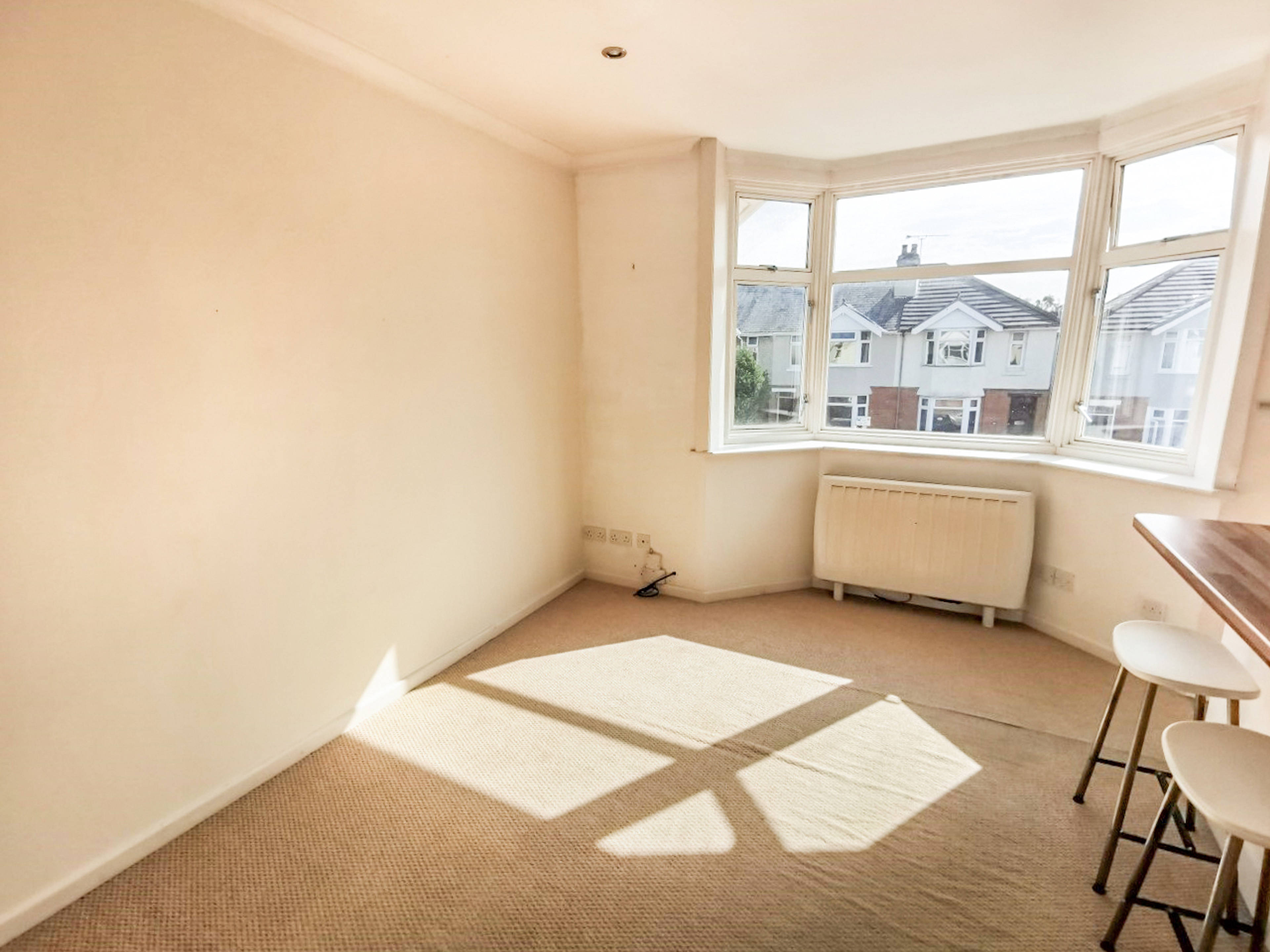 Lounge / Kitchen