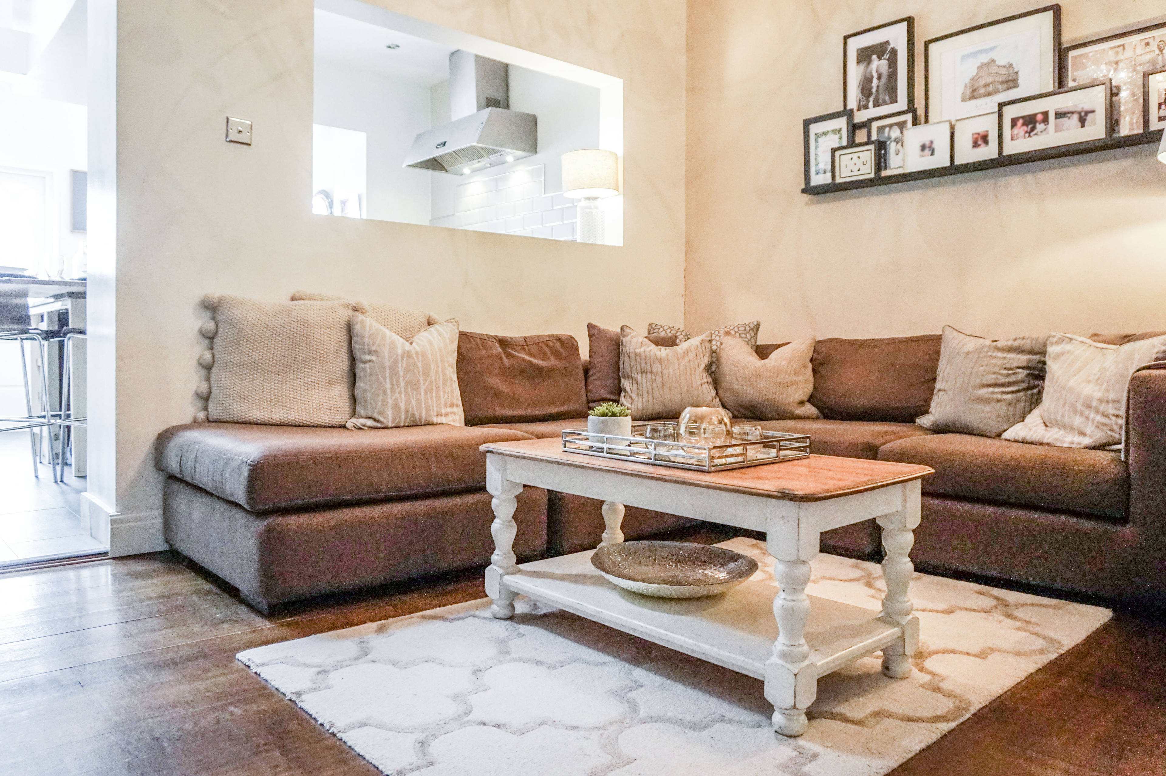Lounge / Kitchen