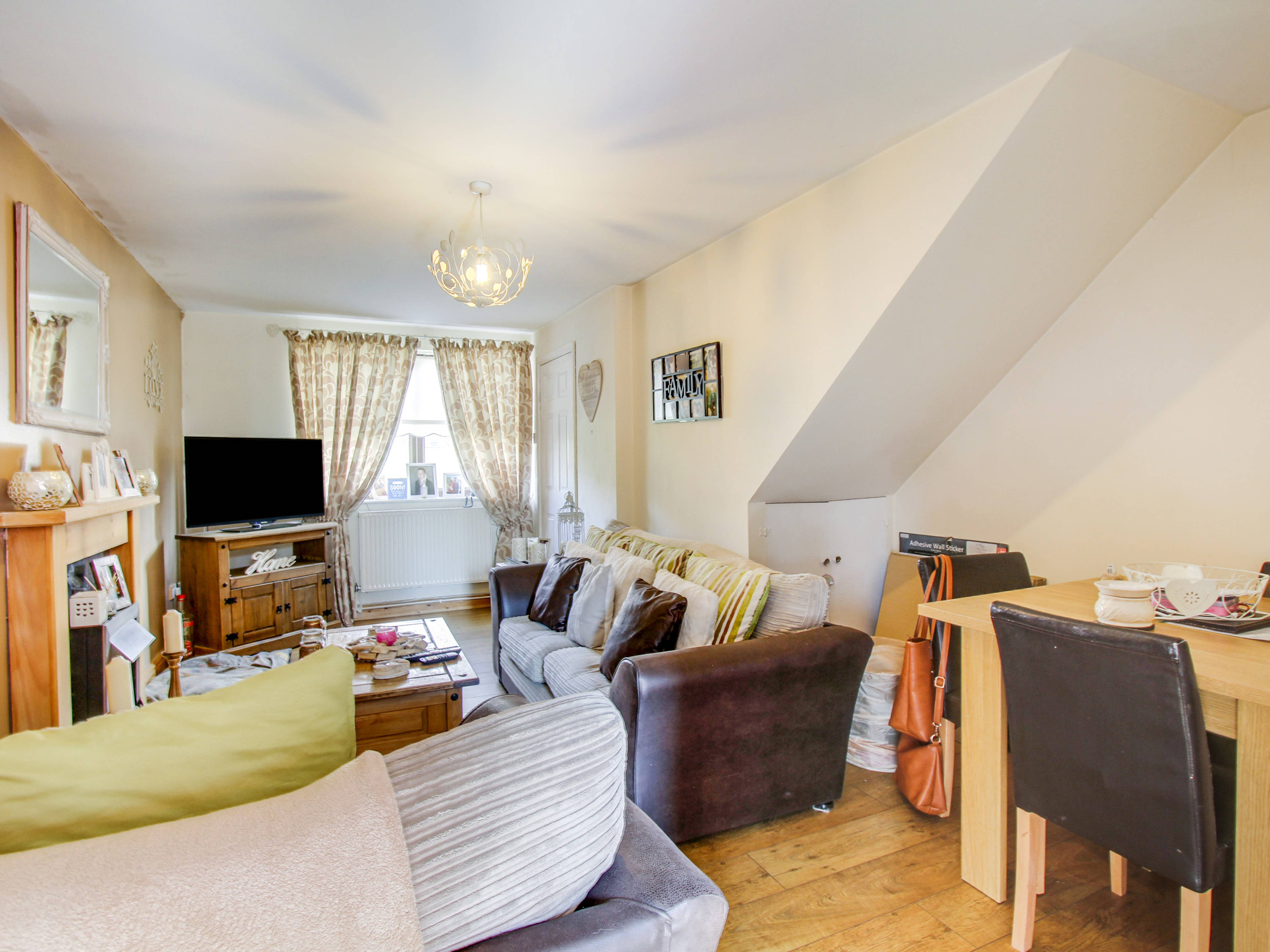 Lounge/Dining Room