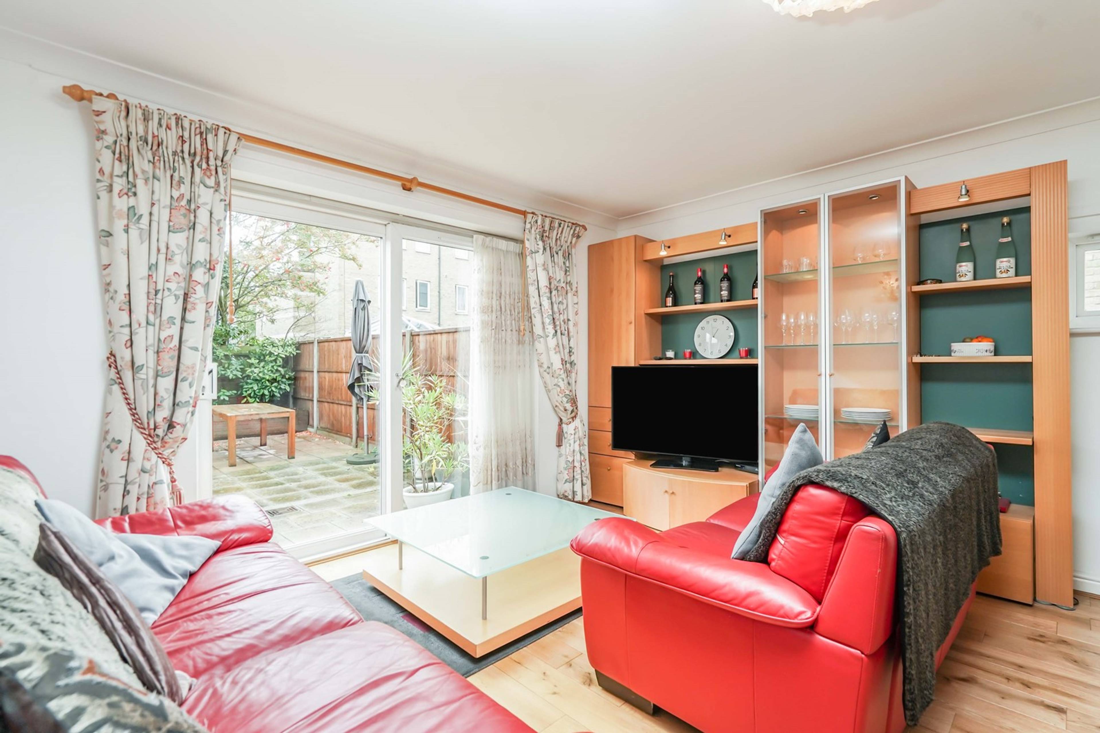 Lounge/Dining Room