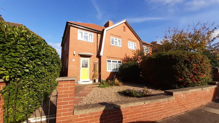3 bedroom semi-detached house