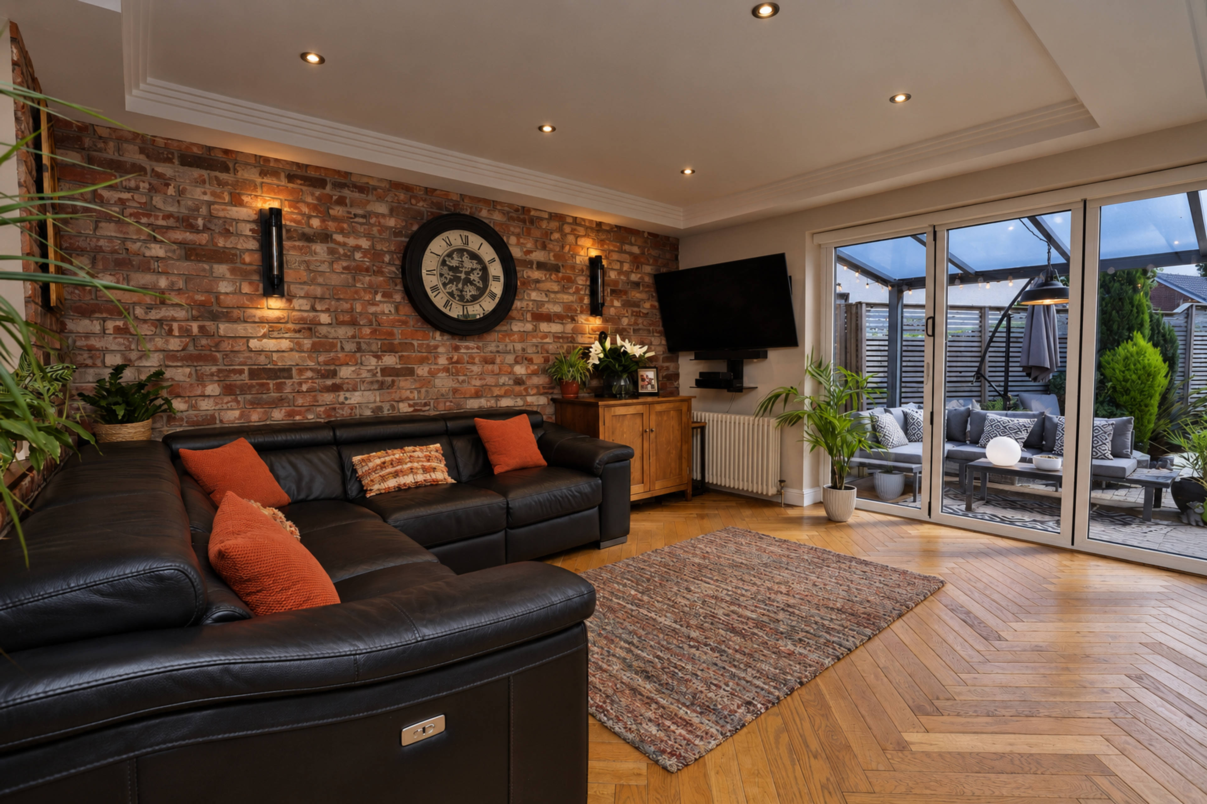 Lounge / Kitchen
