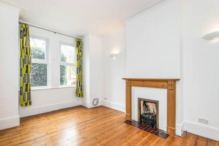 1 bedroom ground floor maisonette