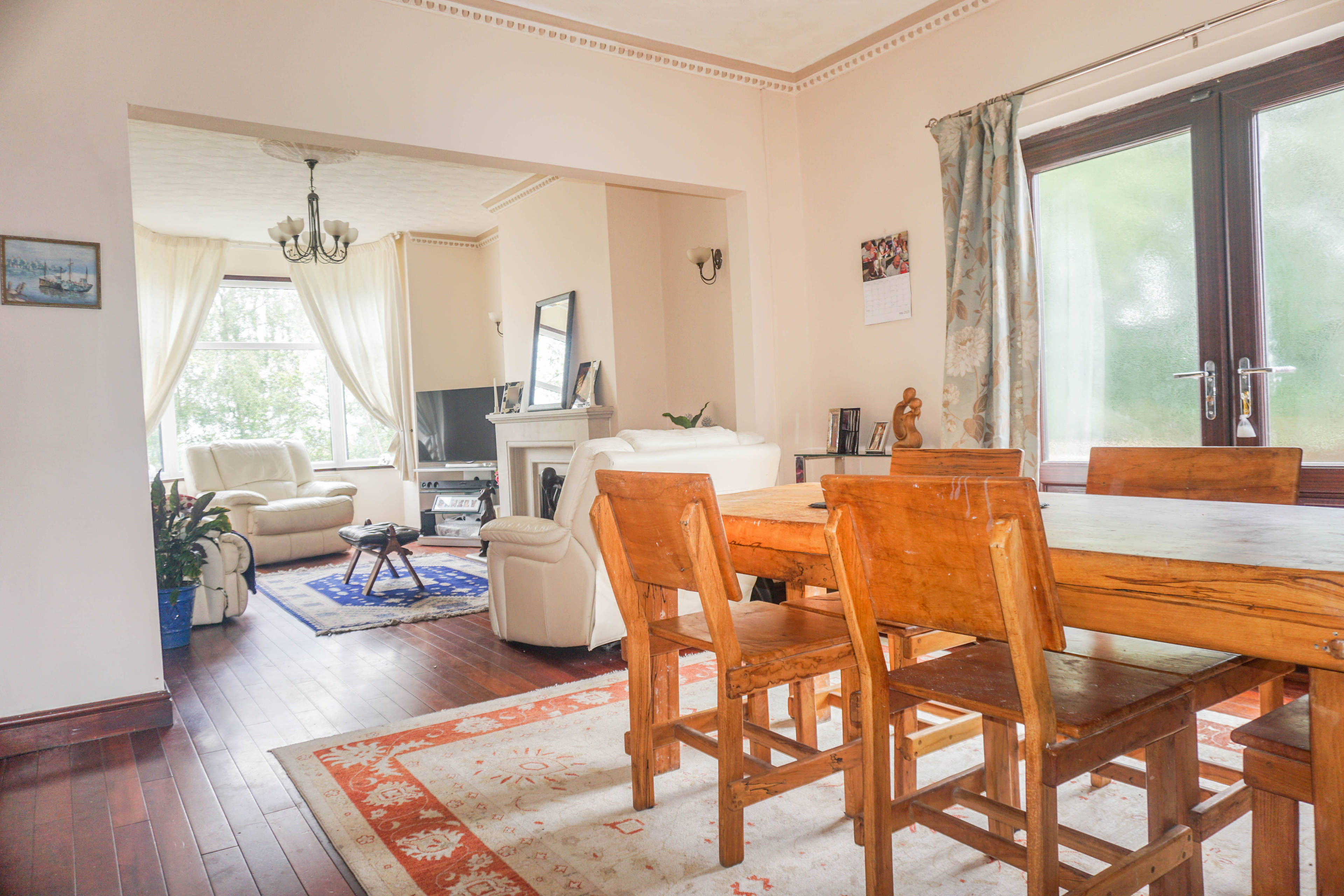 Lounge/Dining Room
