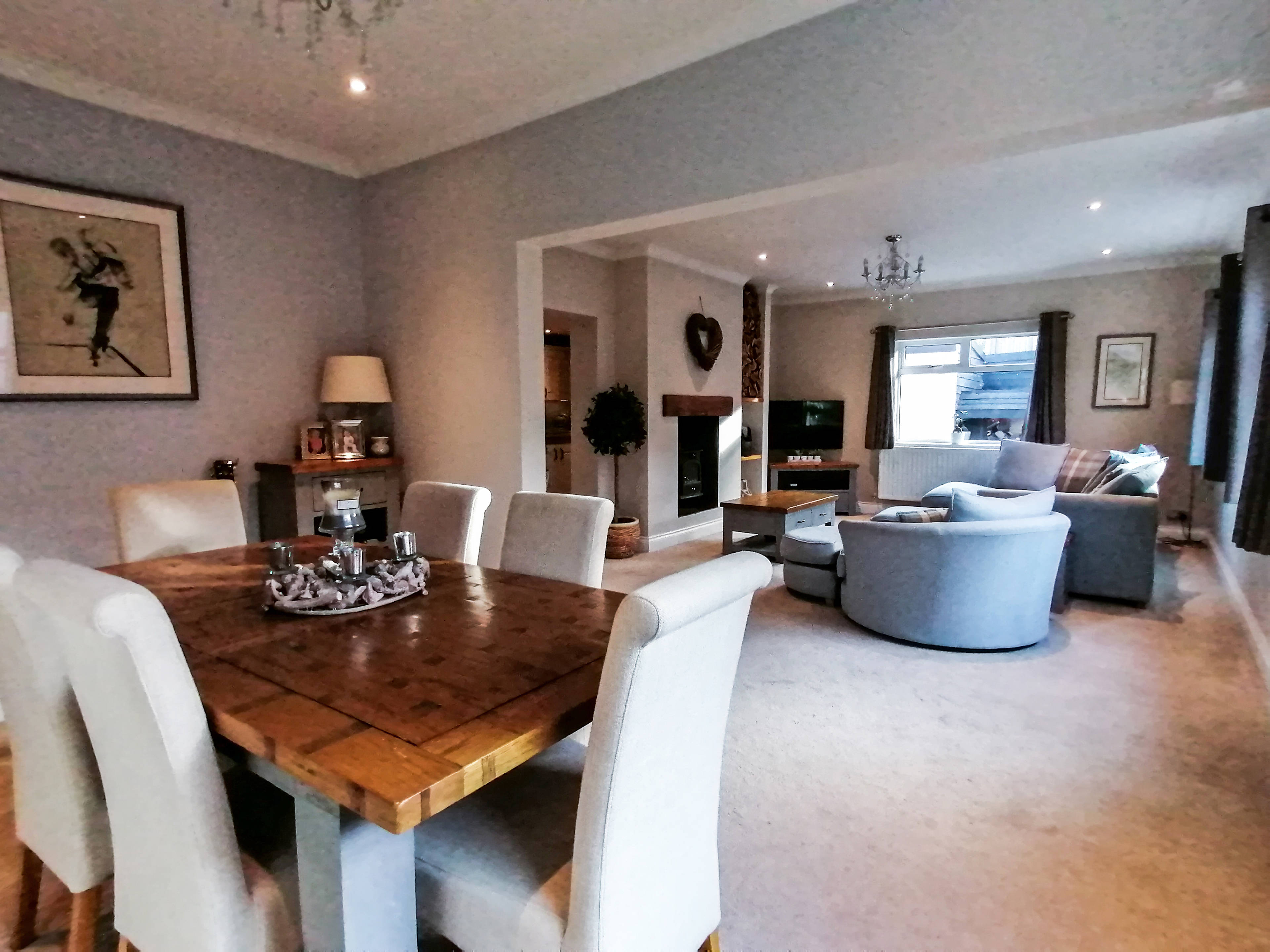 Lounge/Dining Room