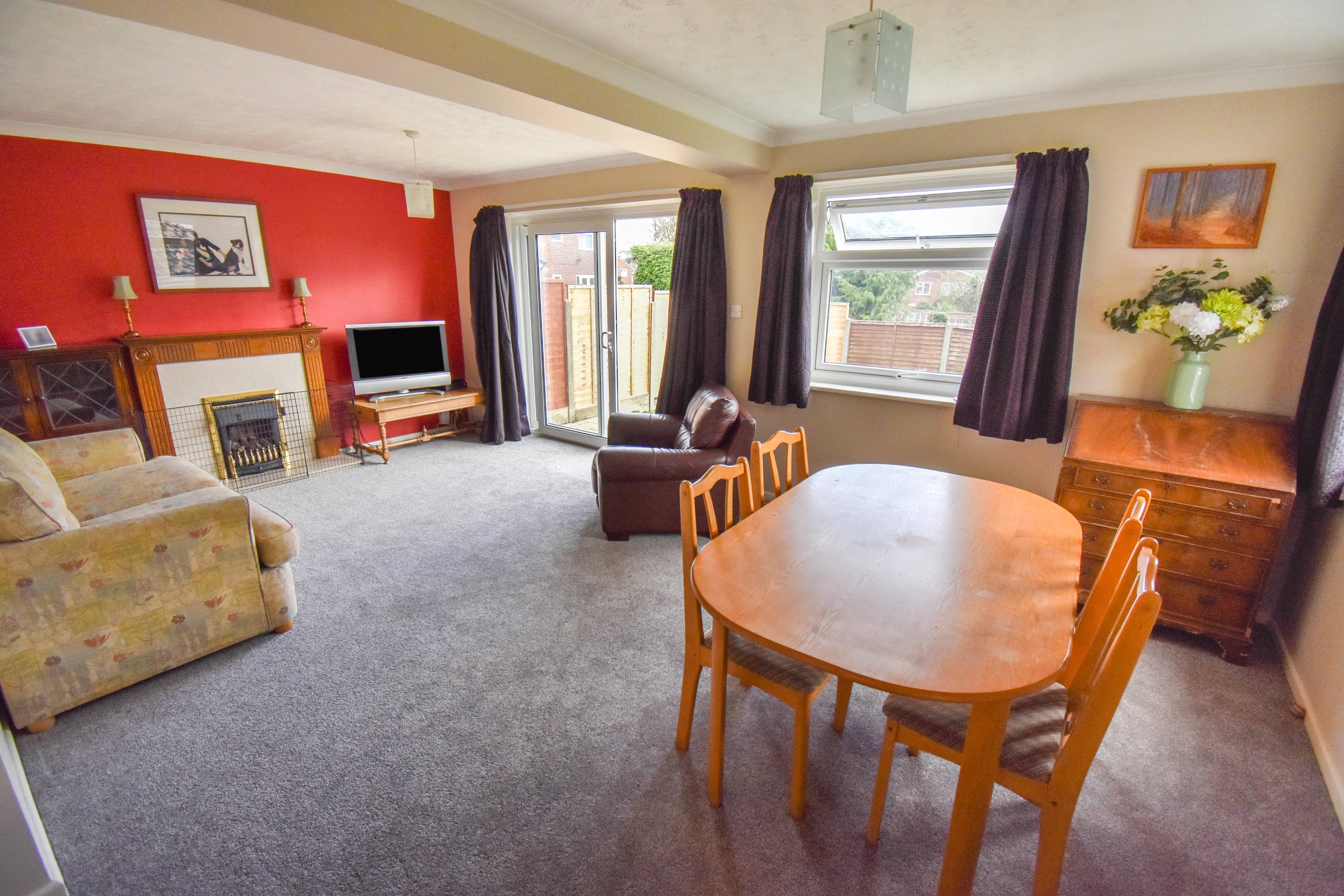 Lounge/Dining Room