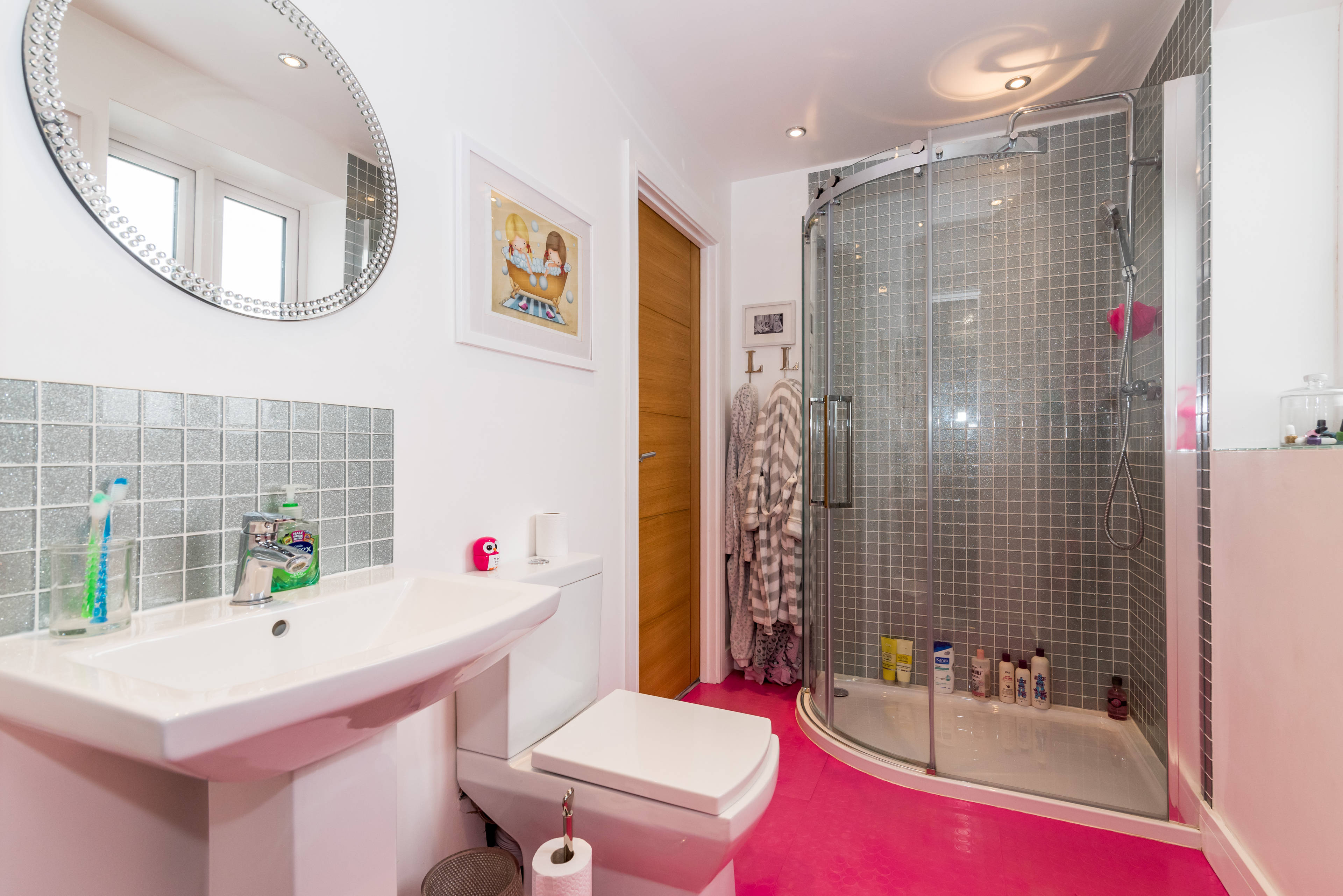 Jack & Jill En-suite