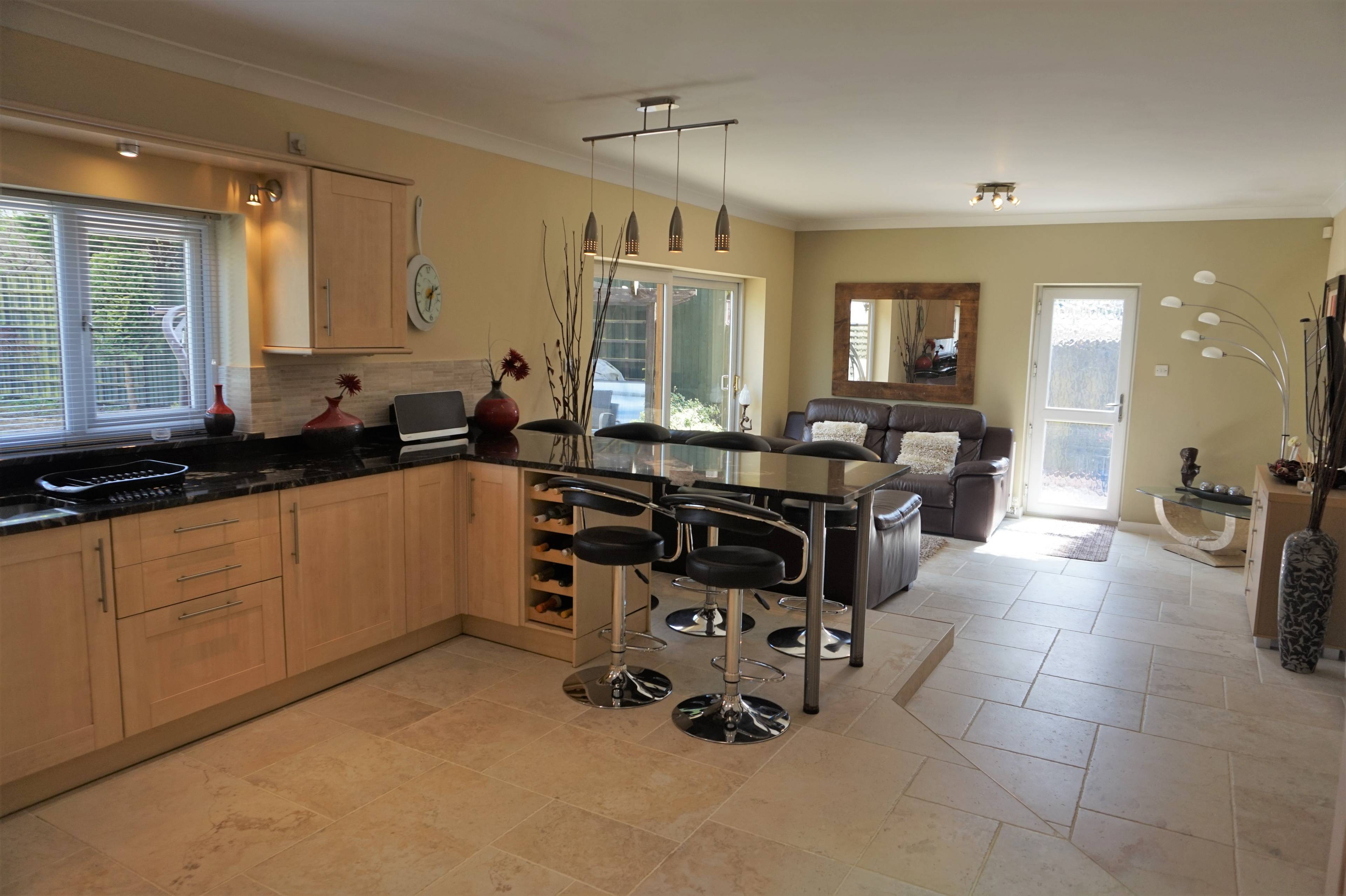 Lounge / Kitchen
