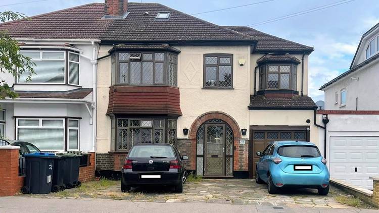6 bedroom semi-detached house