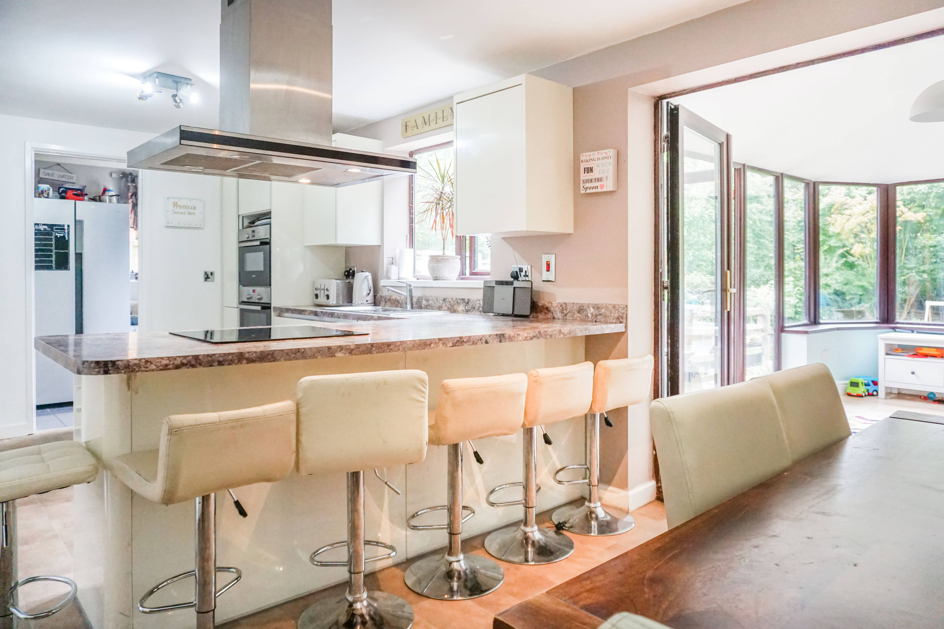 Kitchen/Breakfast