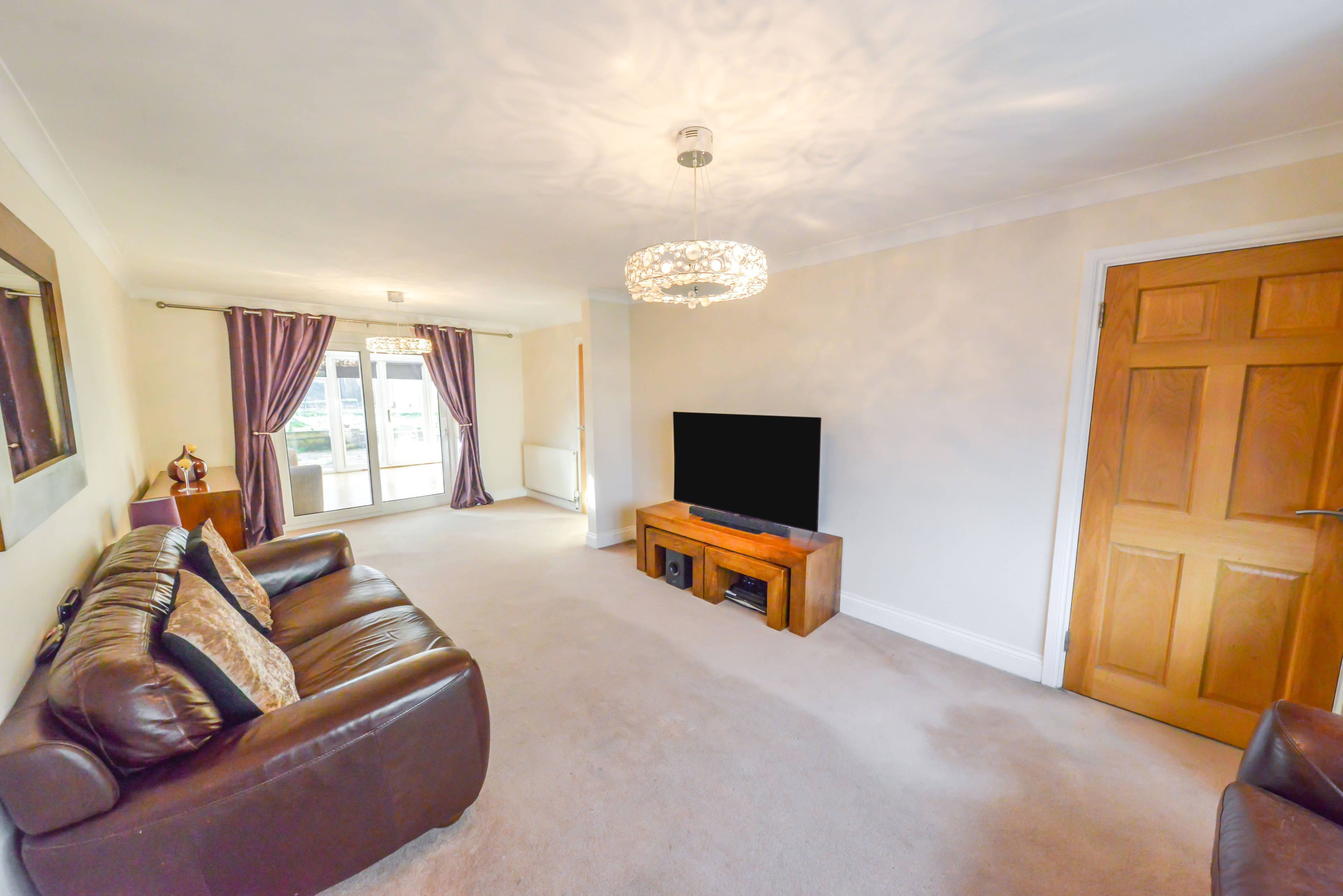 Lounge/Dining Room