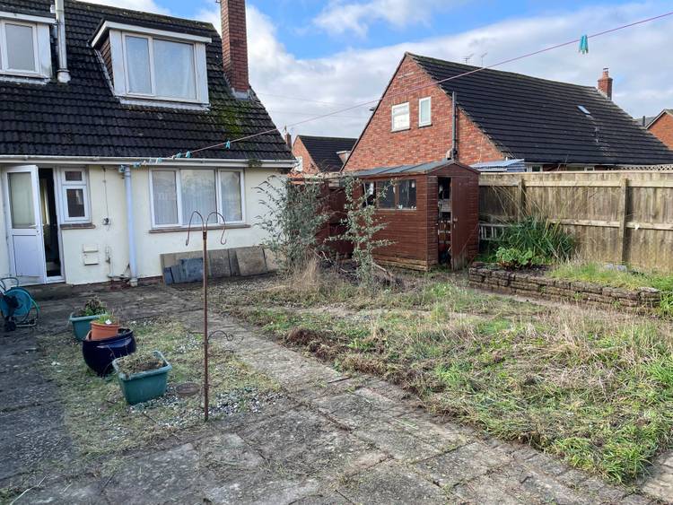2 bedroom semi-detached house