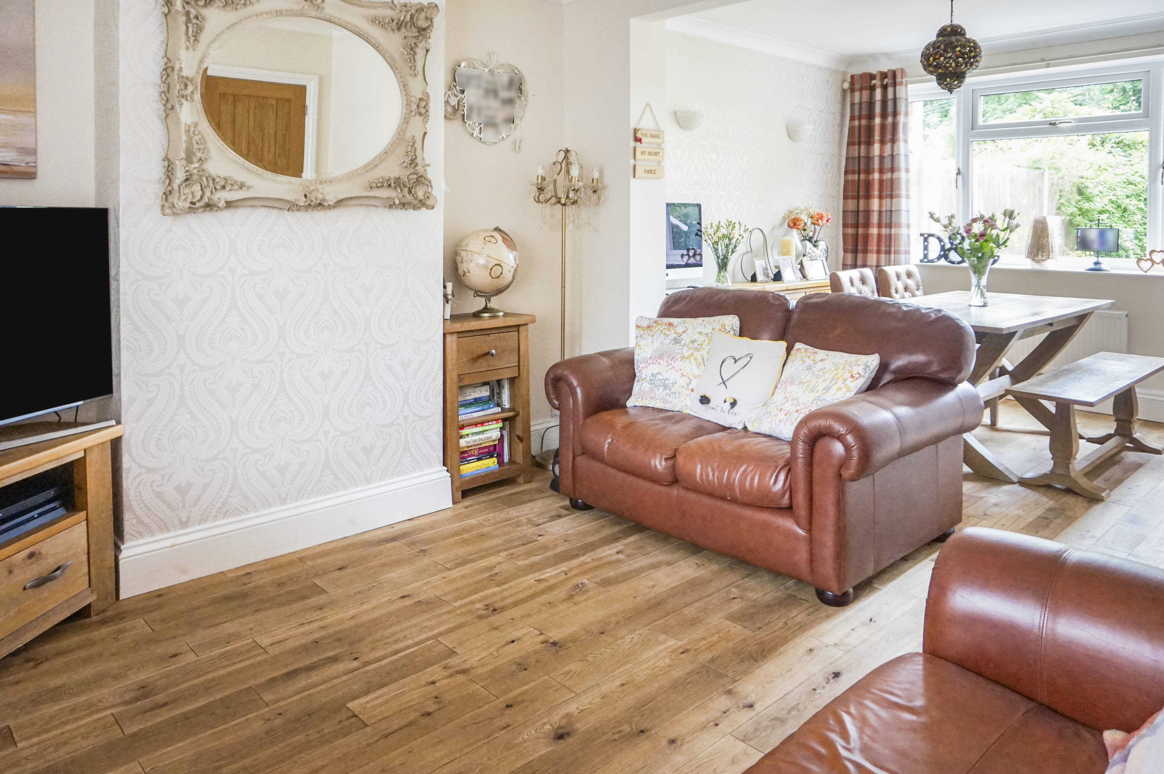 Lounge/Dining Room