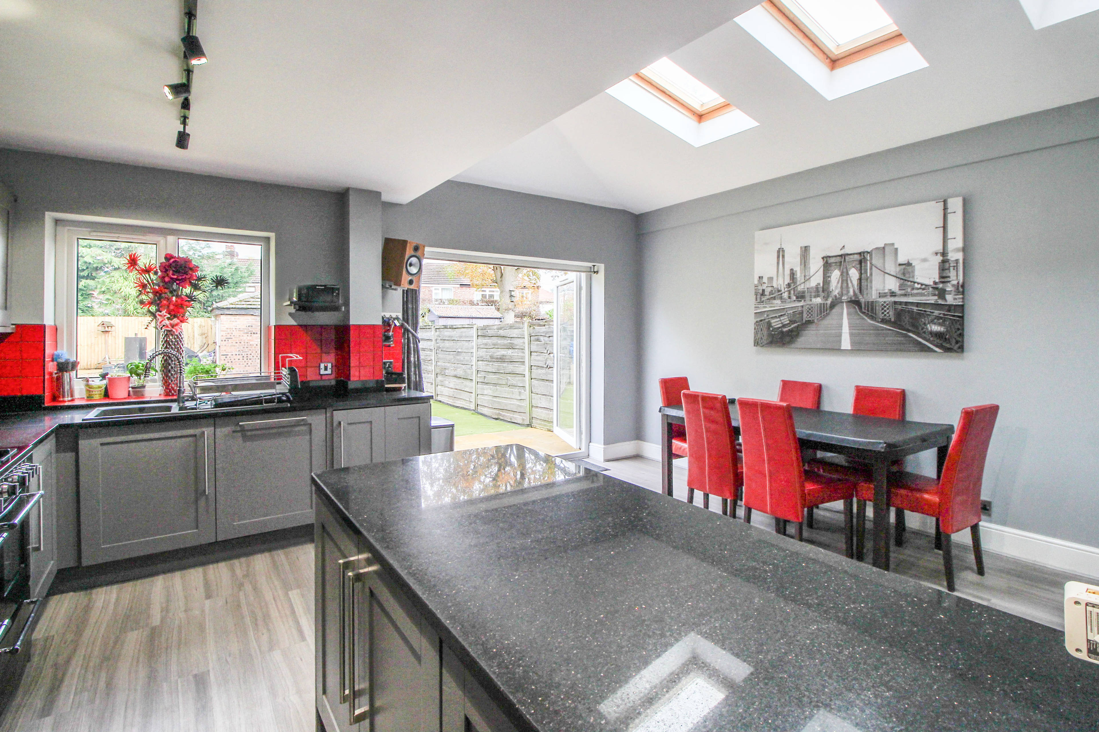 Kitchen/Dining Room
