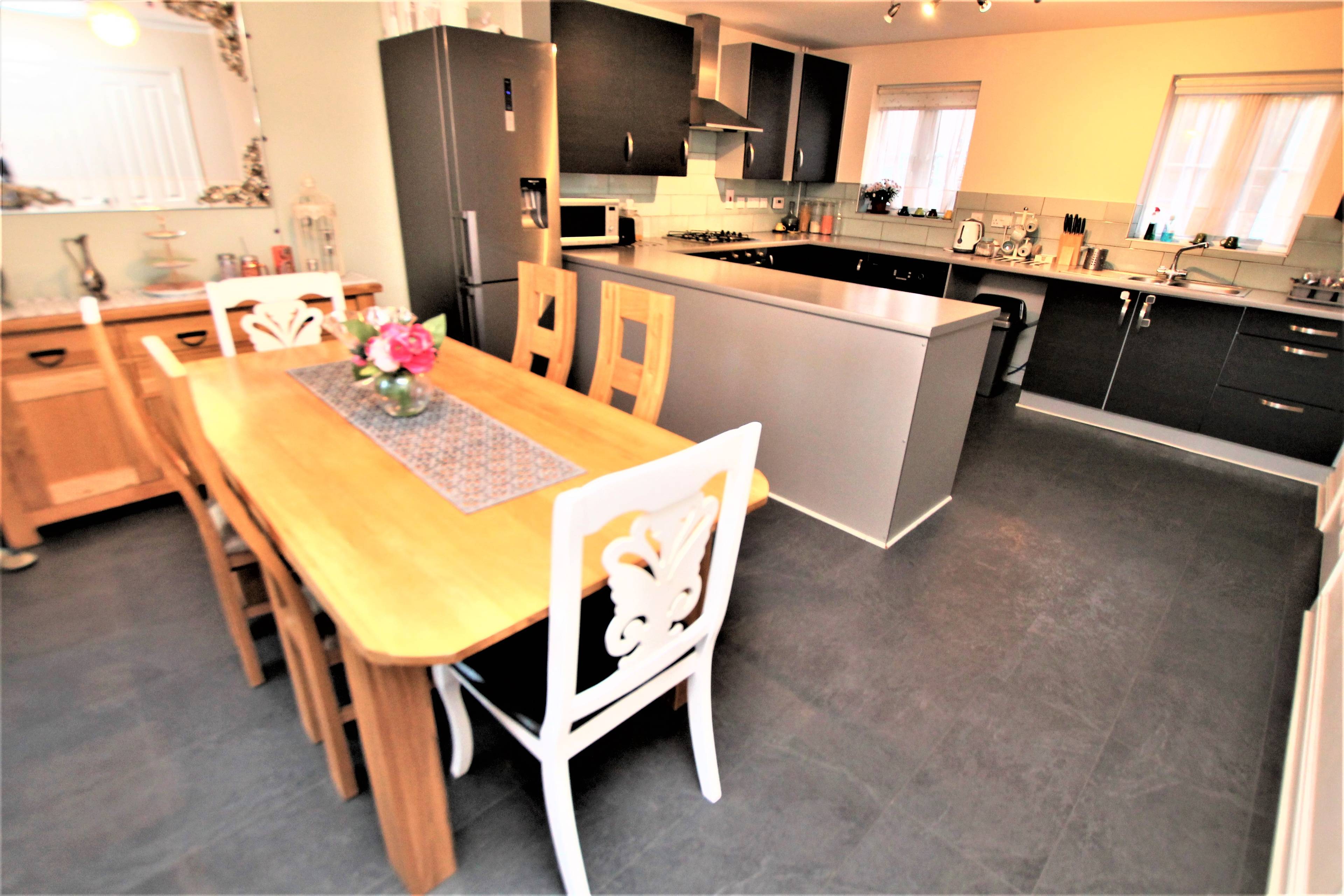 Kitchen/Dining Room