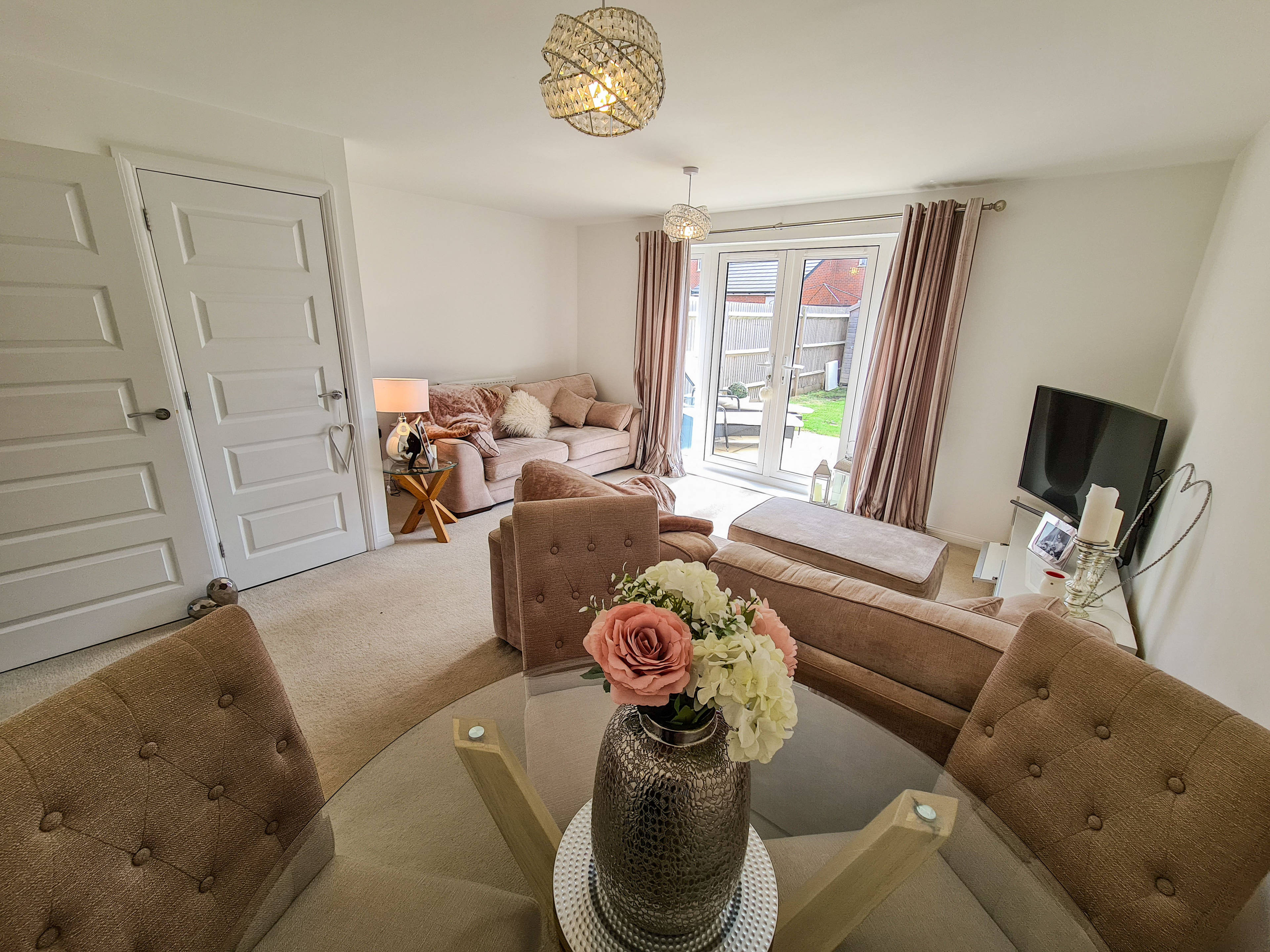 Lounge/Dining Room