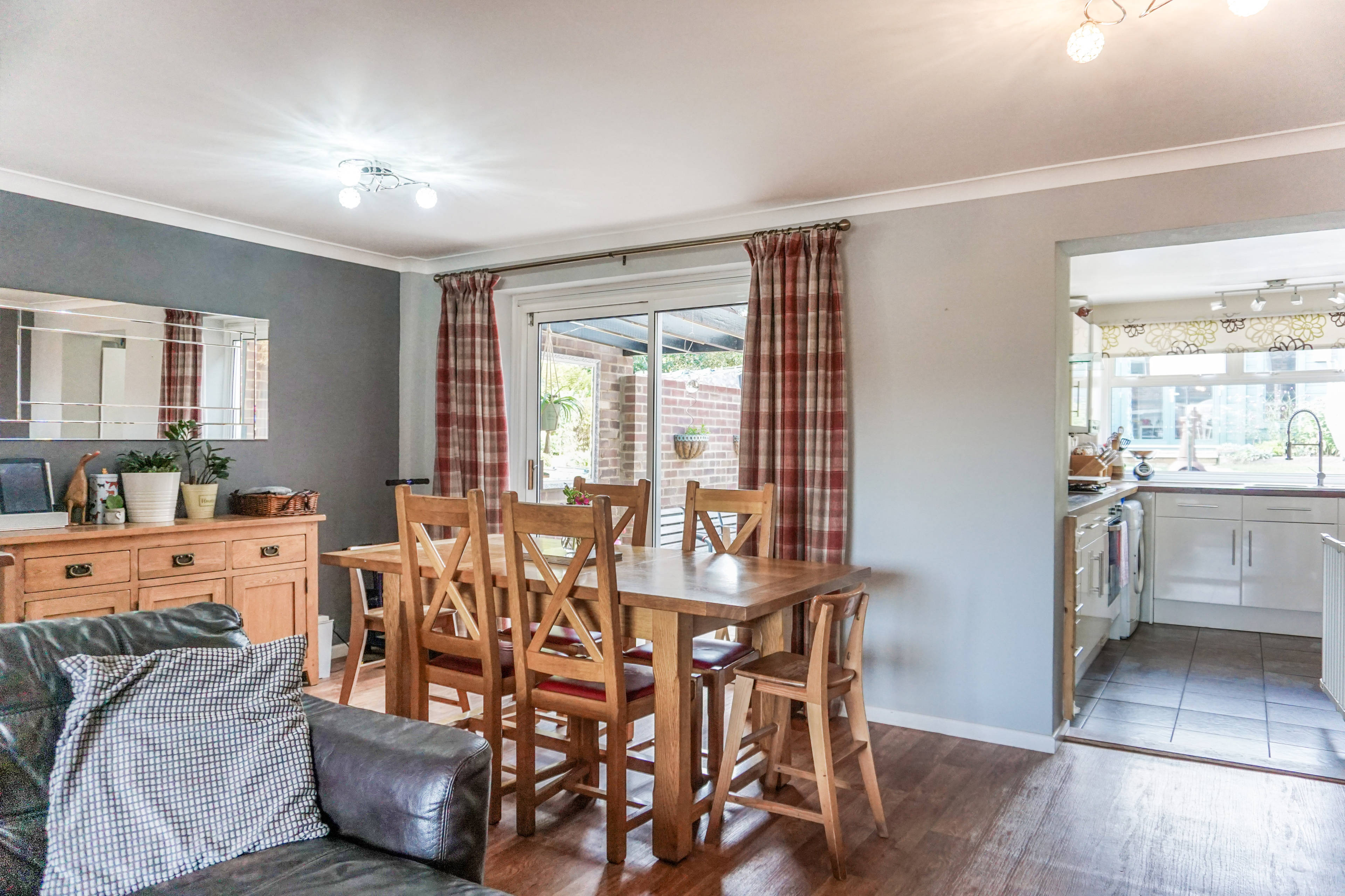 Lounge/Dining Room
