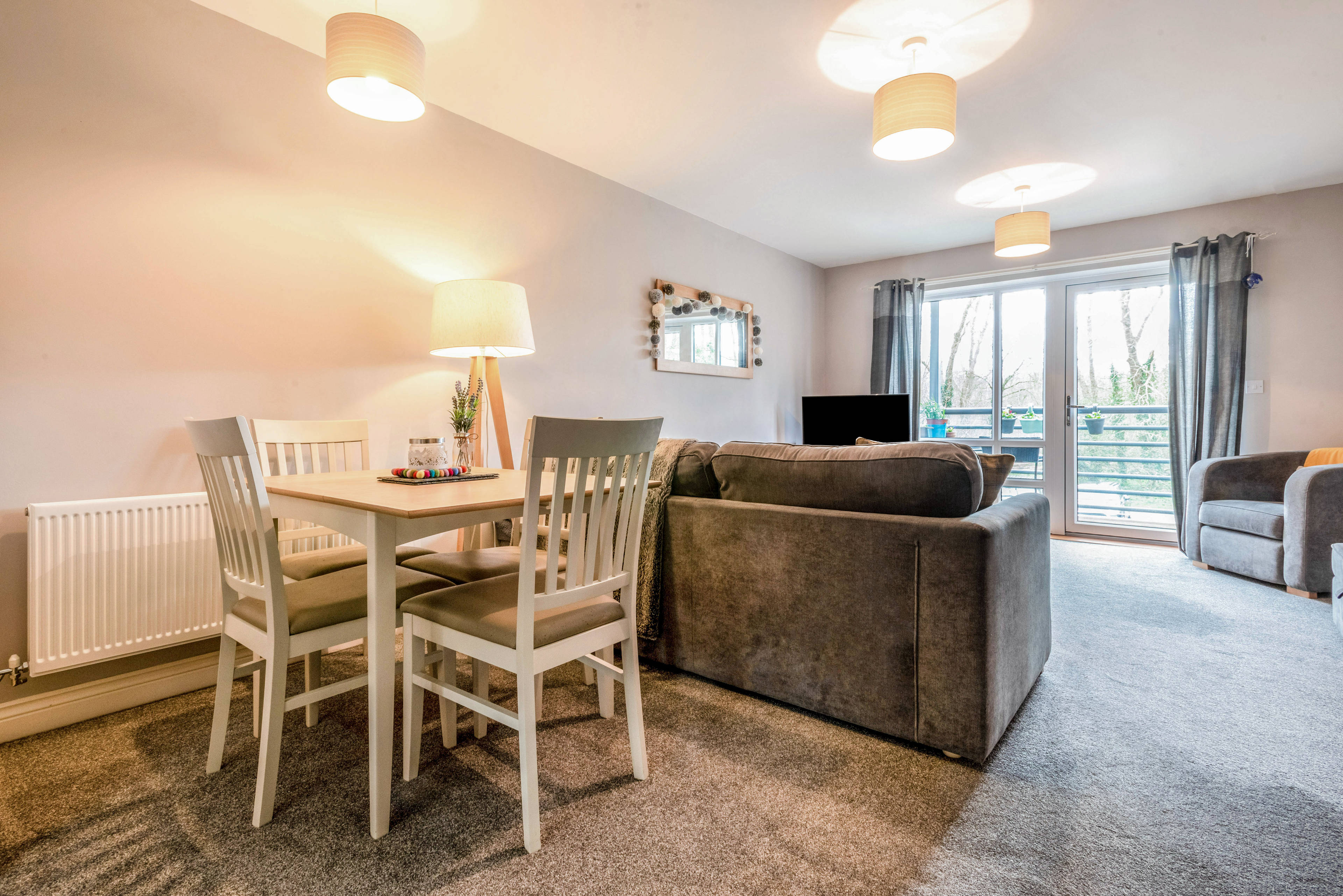 Lounge/Dining Room