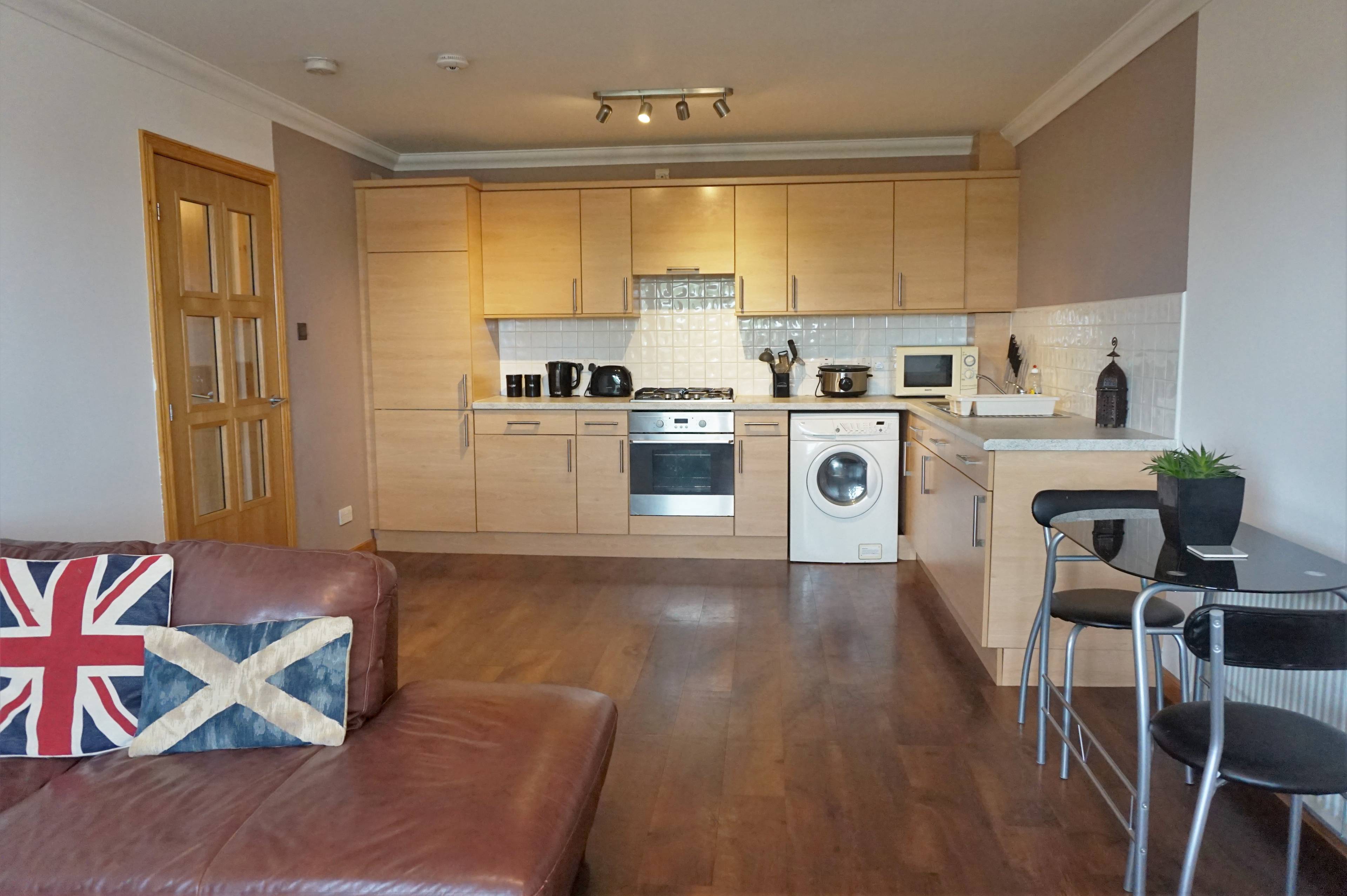 Lounge / Kitchen