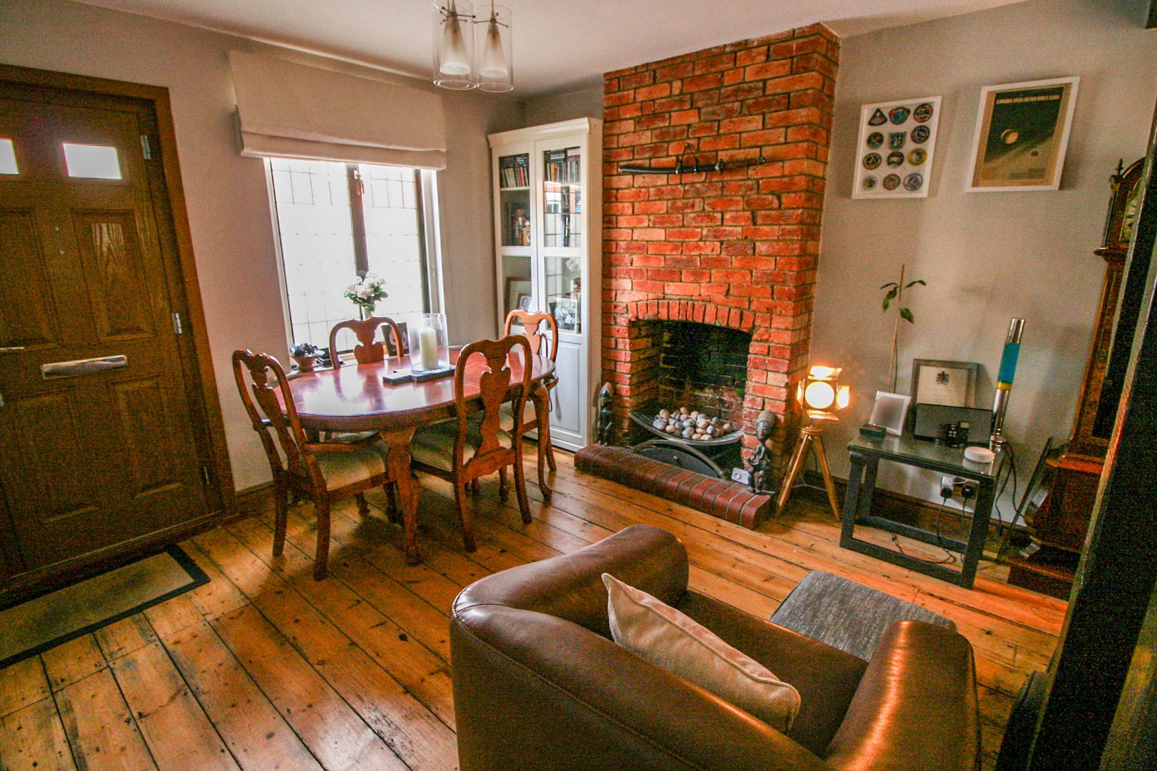 Lounge/Dining Room