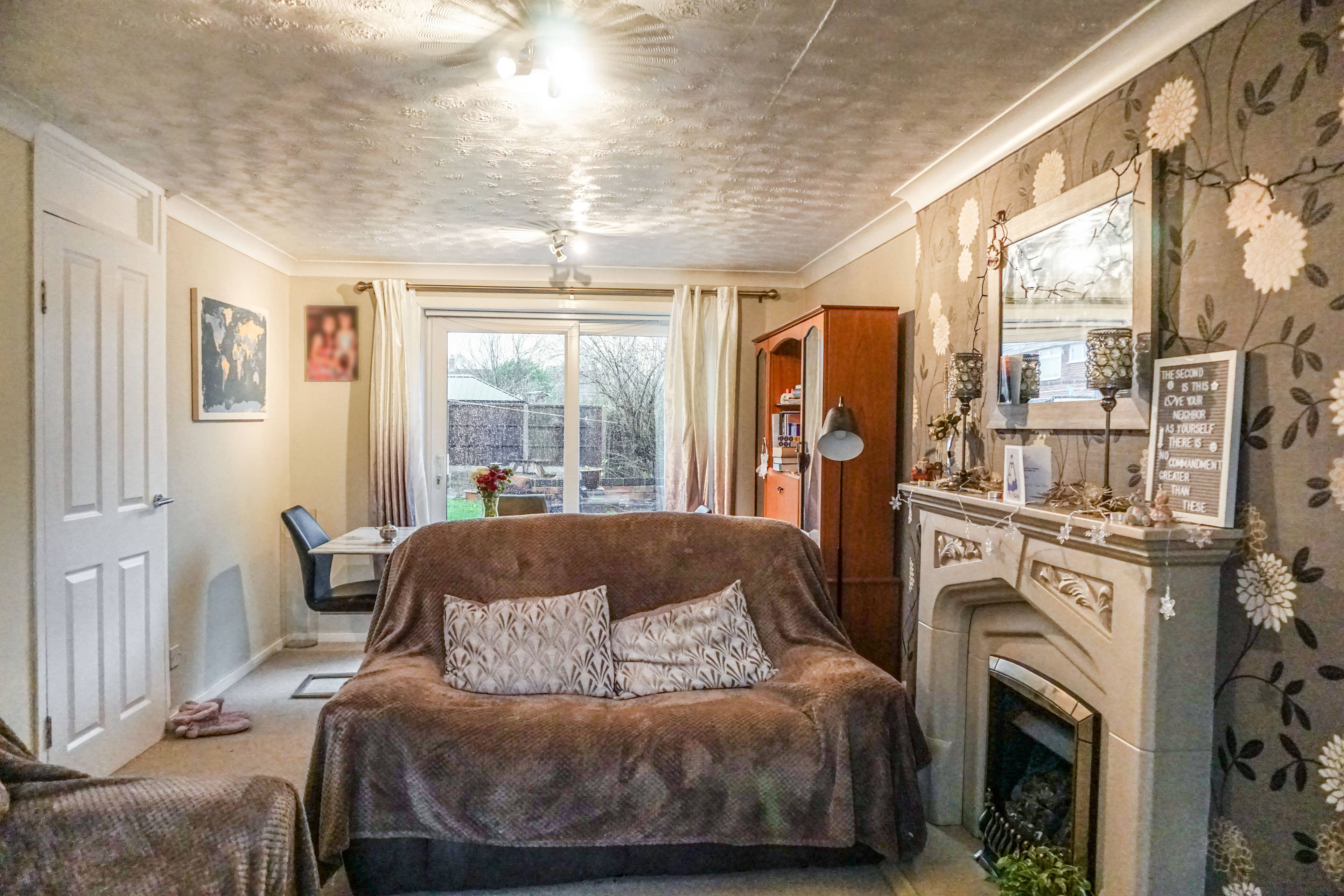 Lounge/Dining Room