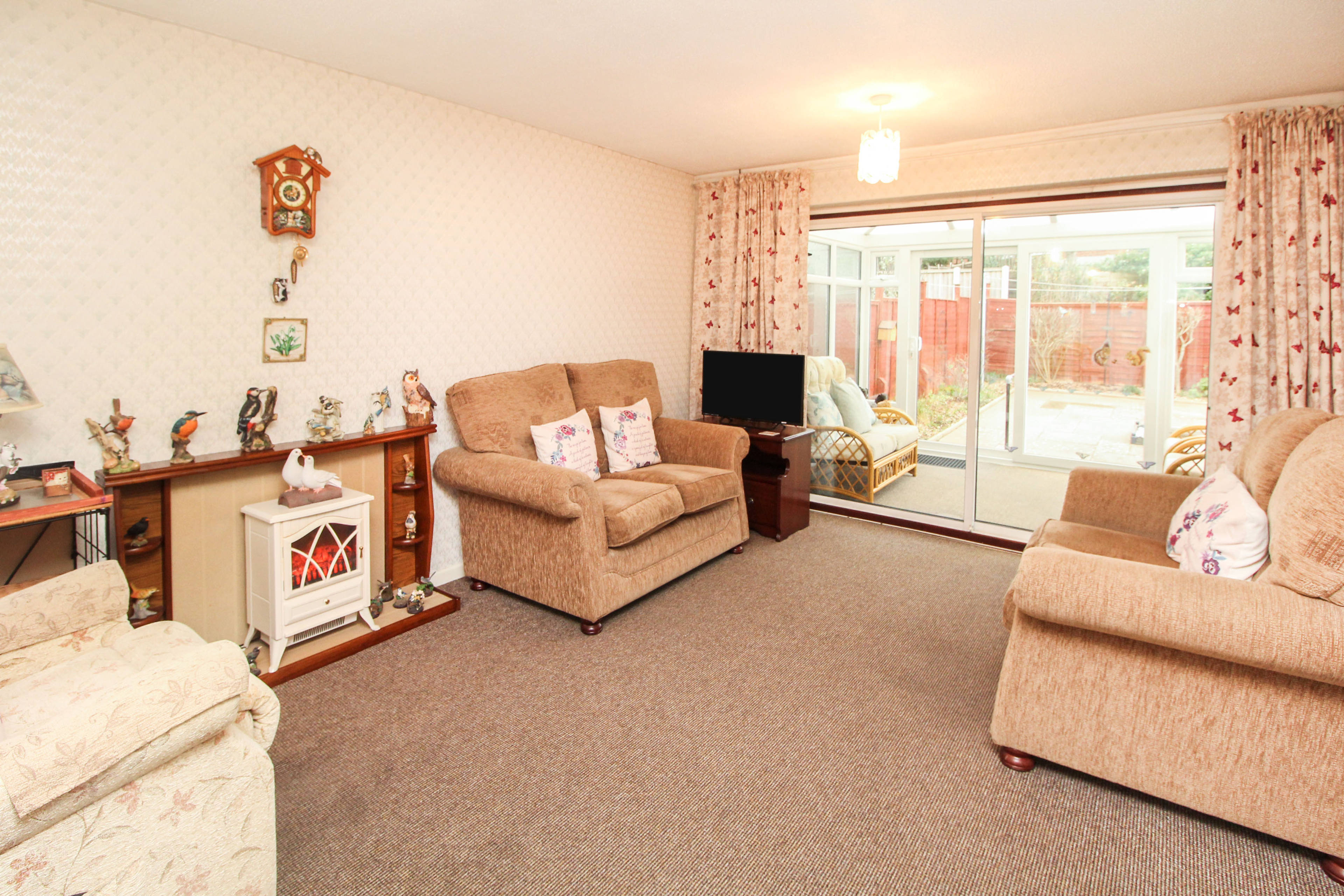 Lounge/Dining Room