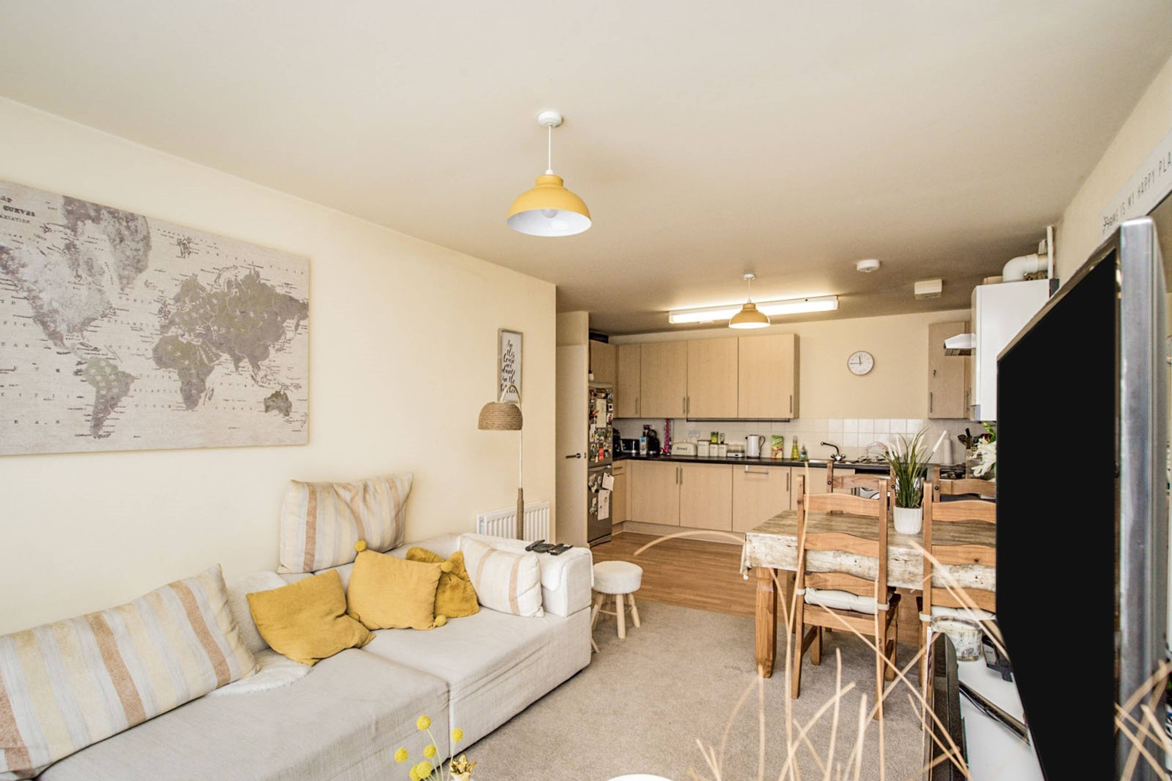 Lounge / Kitchen
