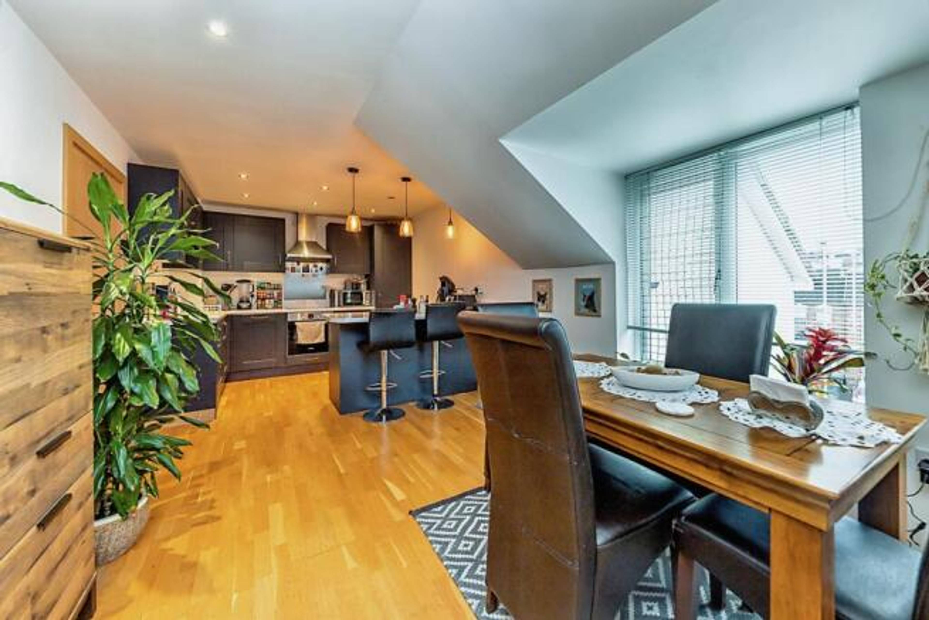 65 Walsworth Road, Hitchin