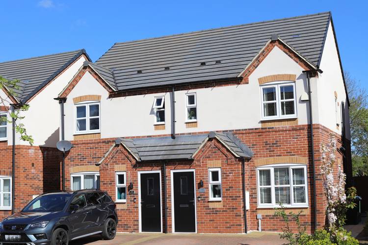 3 bedroom semi-detached house