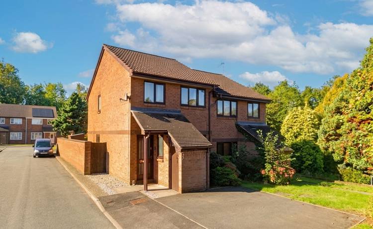 3 bedroom semi-detached house