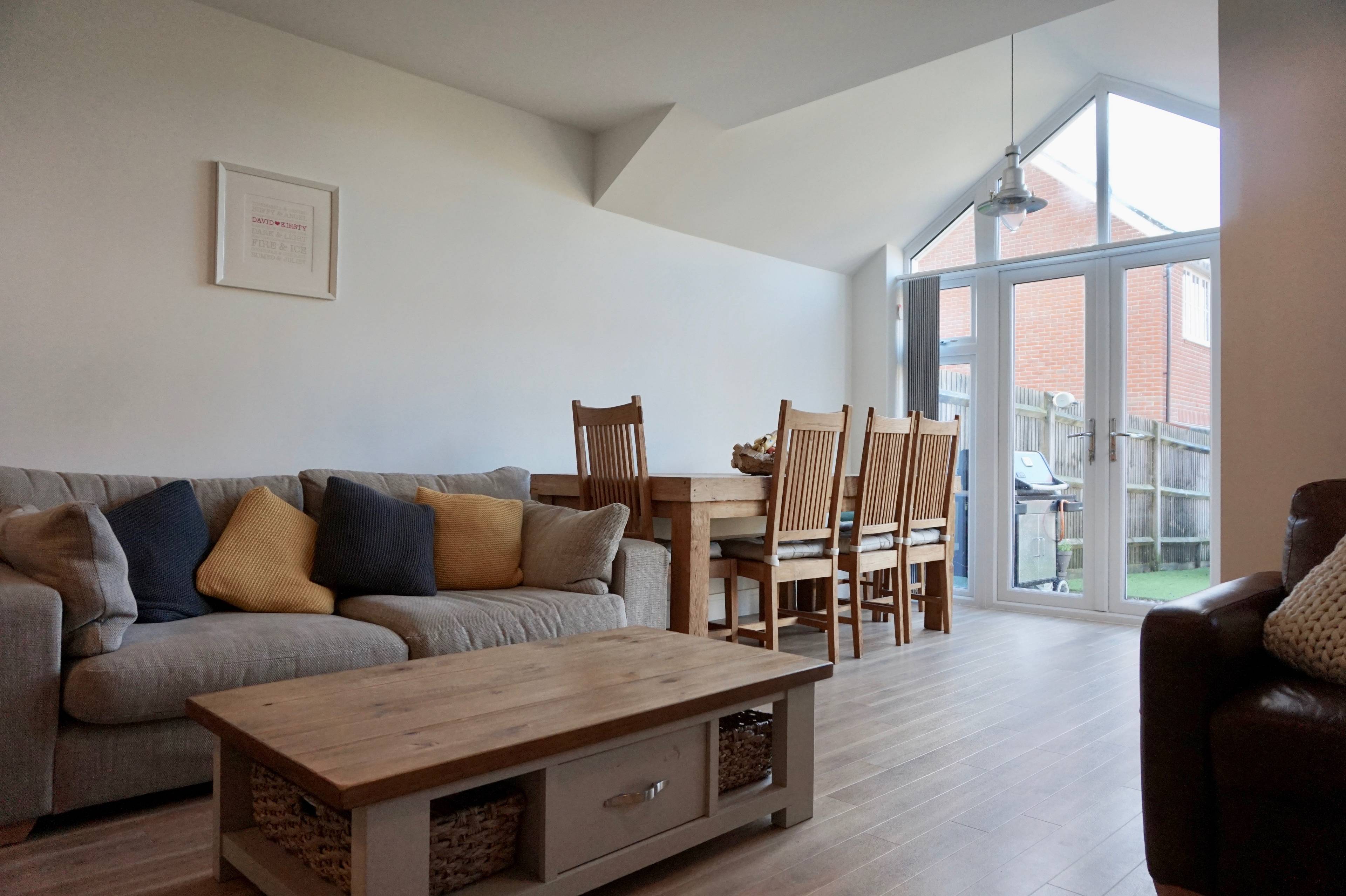 Lounge/Dining Room