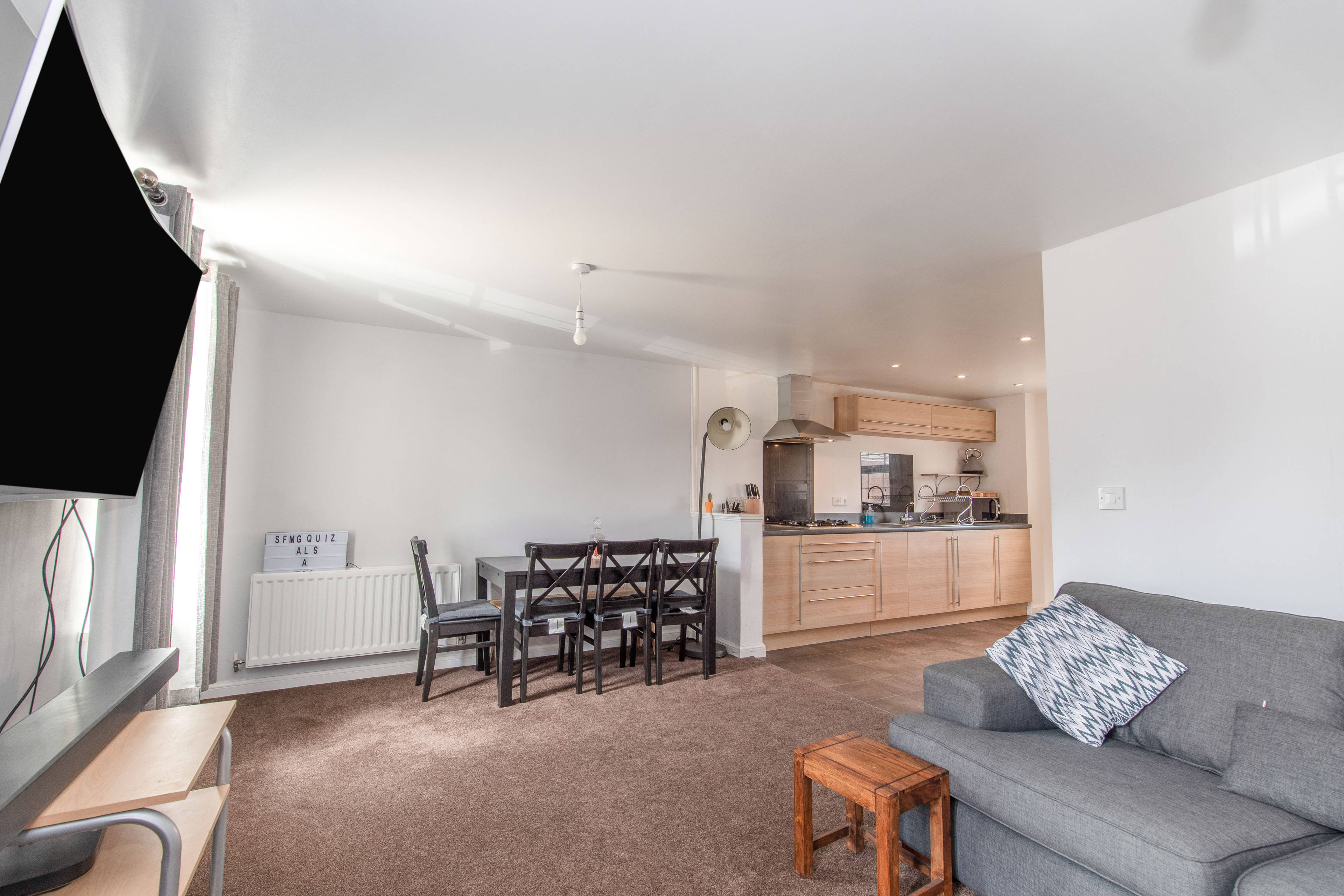 Lounge/Dining Room
