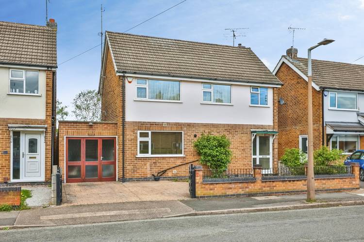 3 bedroom detached house