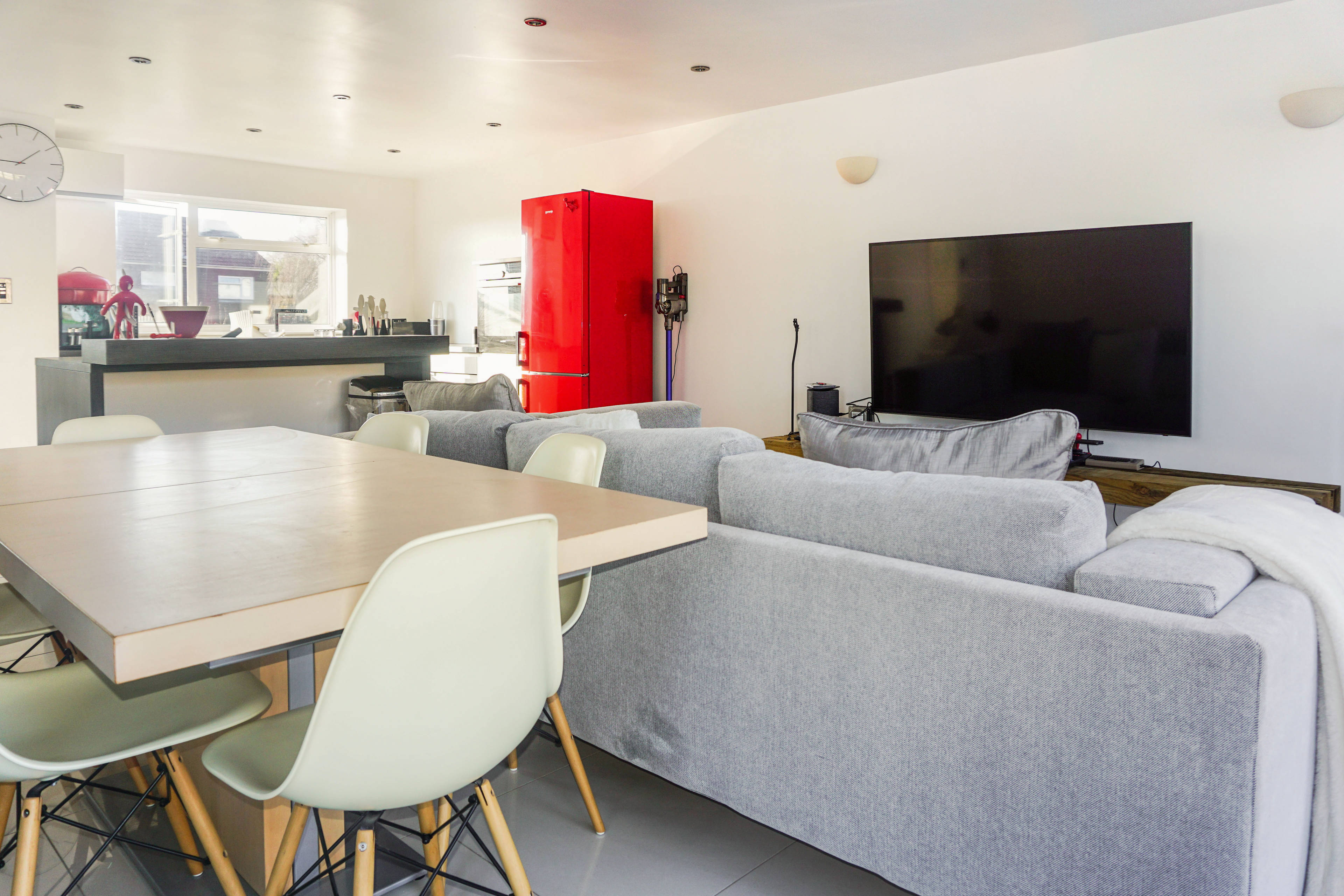 Lounge / Kitchen