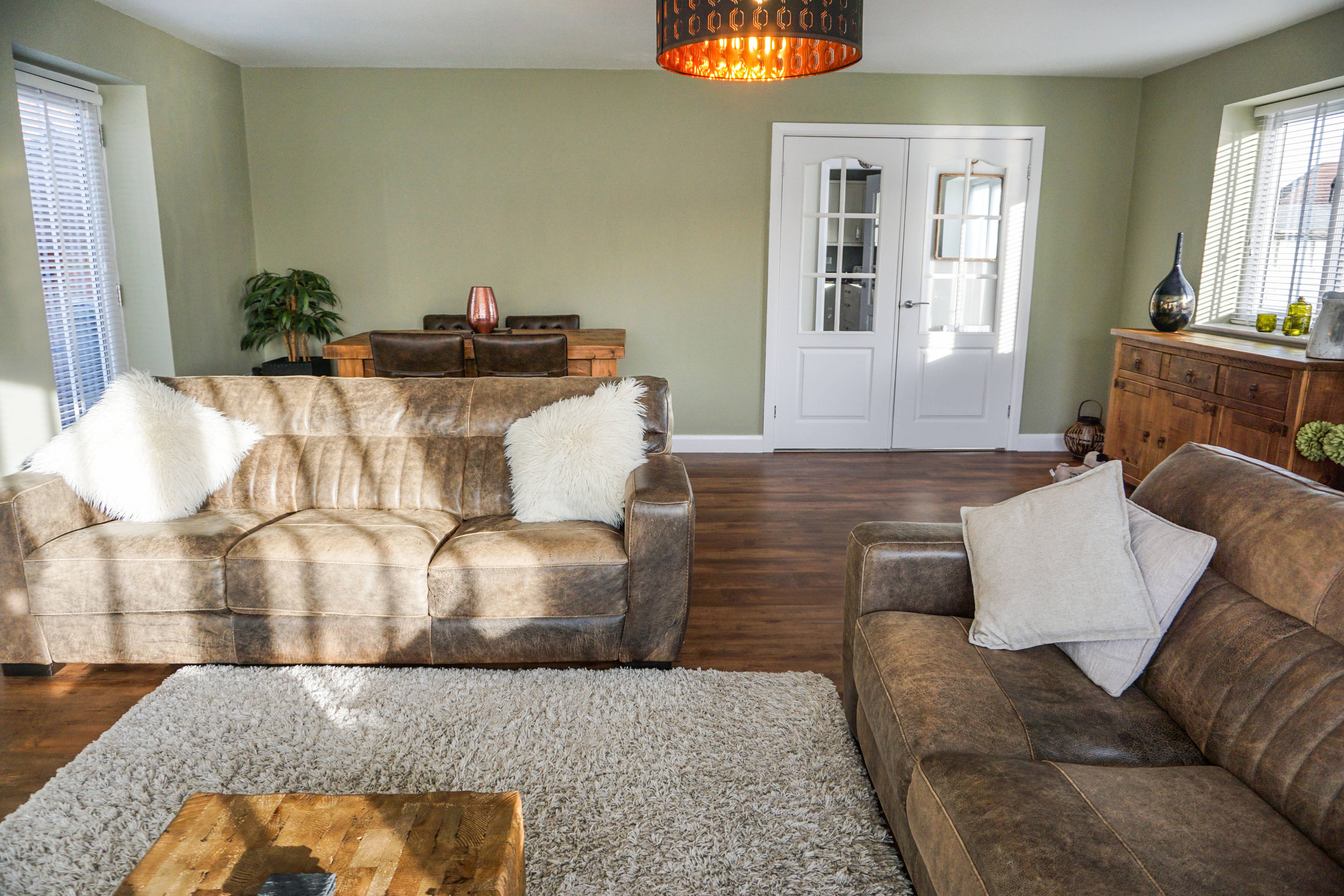 Lounge/Dining Room