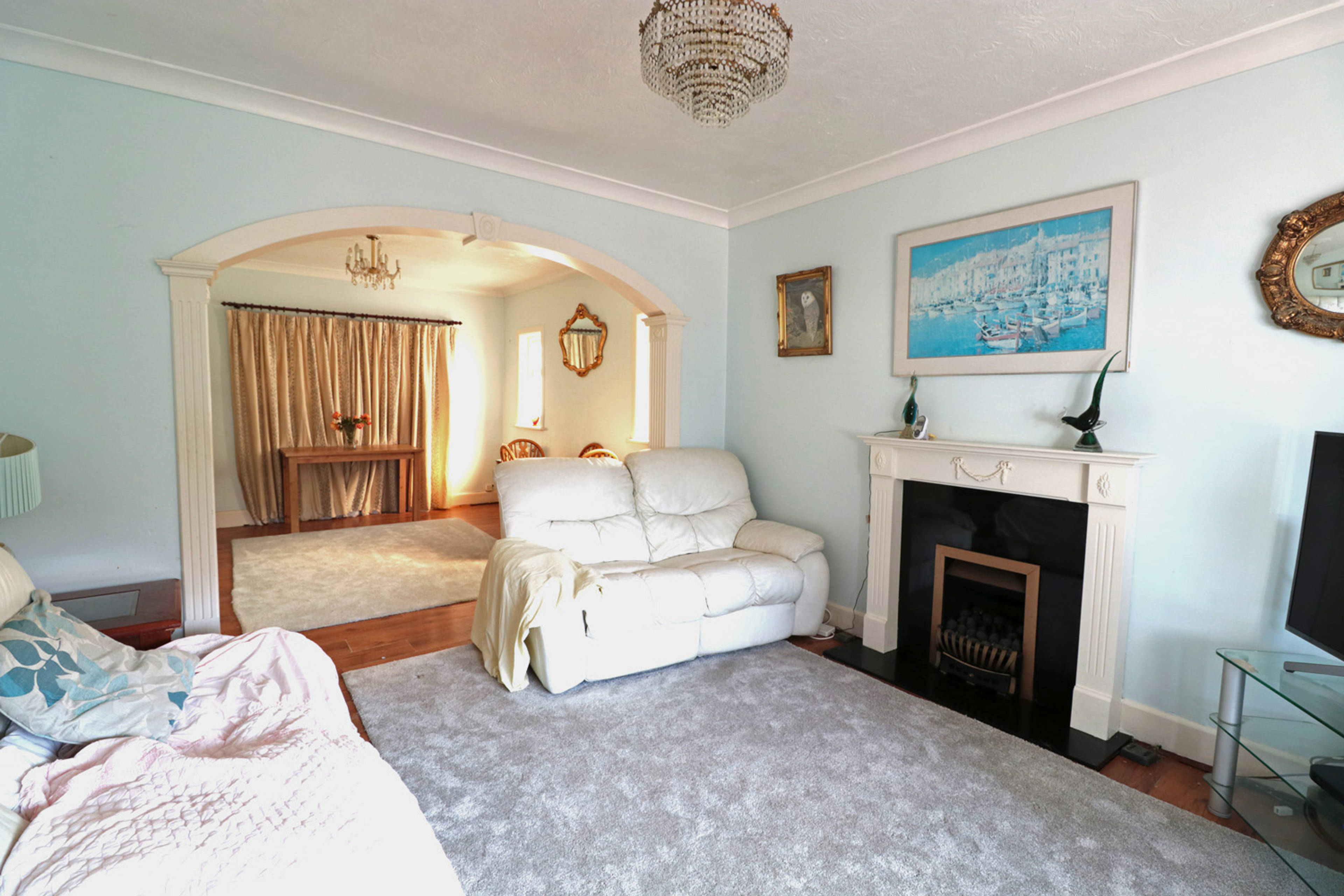 Lounge/Dining Room