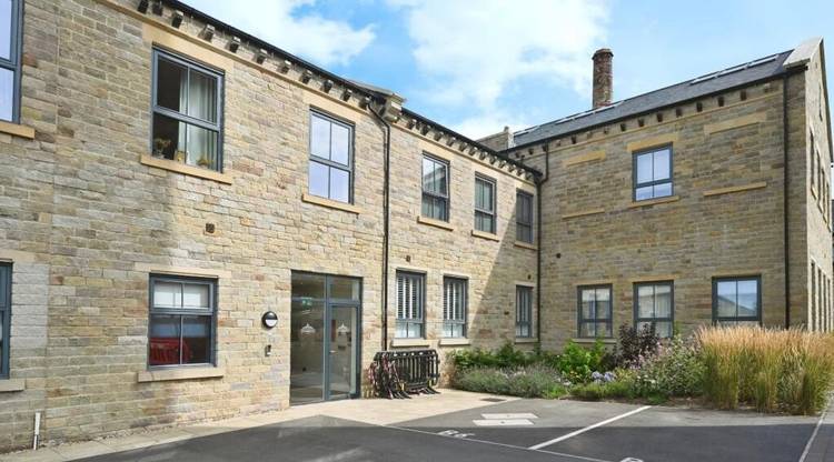 1 bedroom ground floor flat