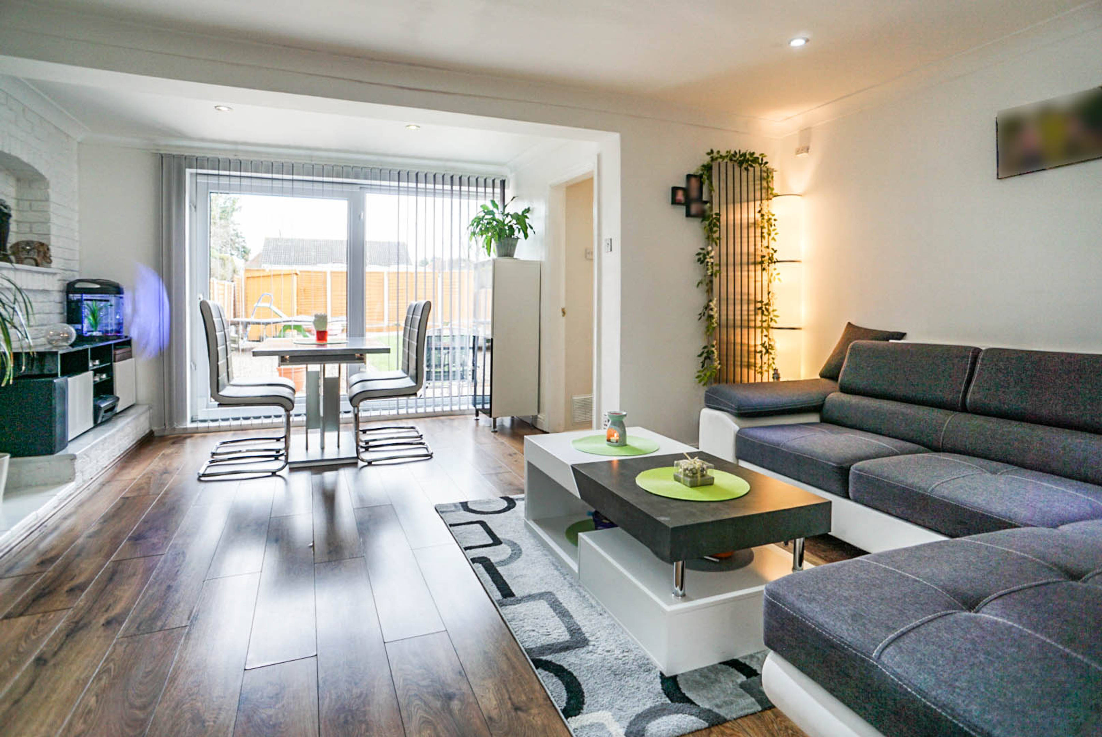 Lounge/Dining Room