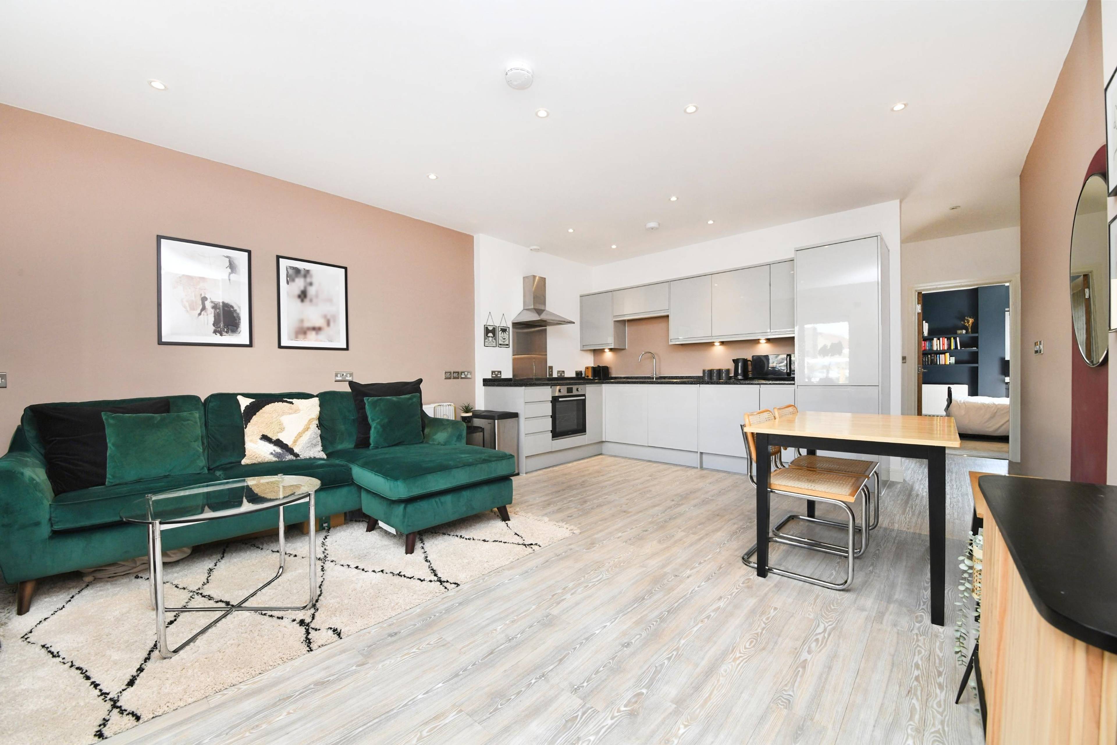 Lounge / Kitchen