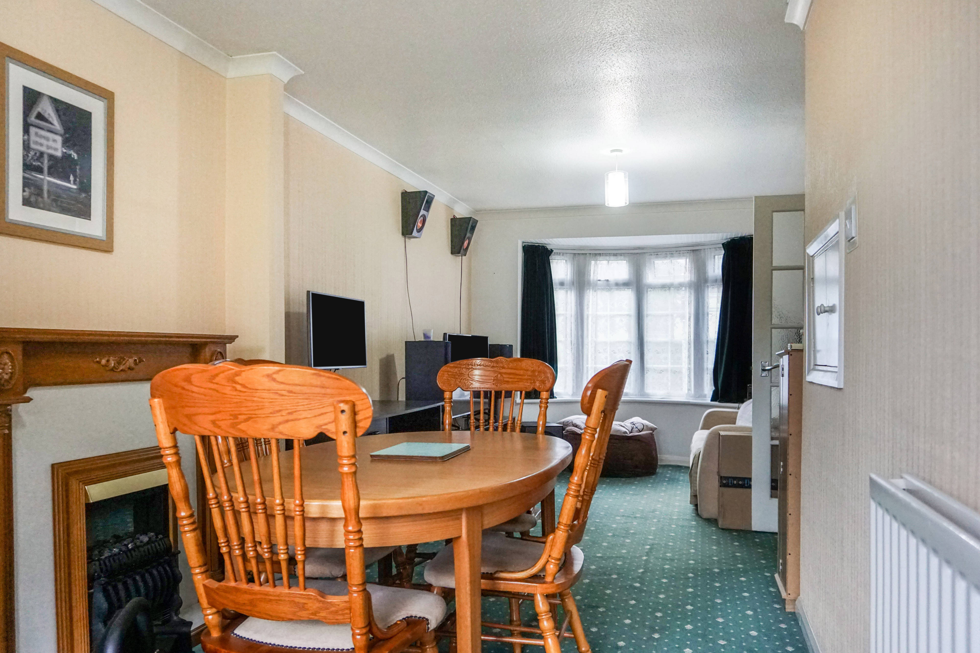 Lounge/Dining Room