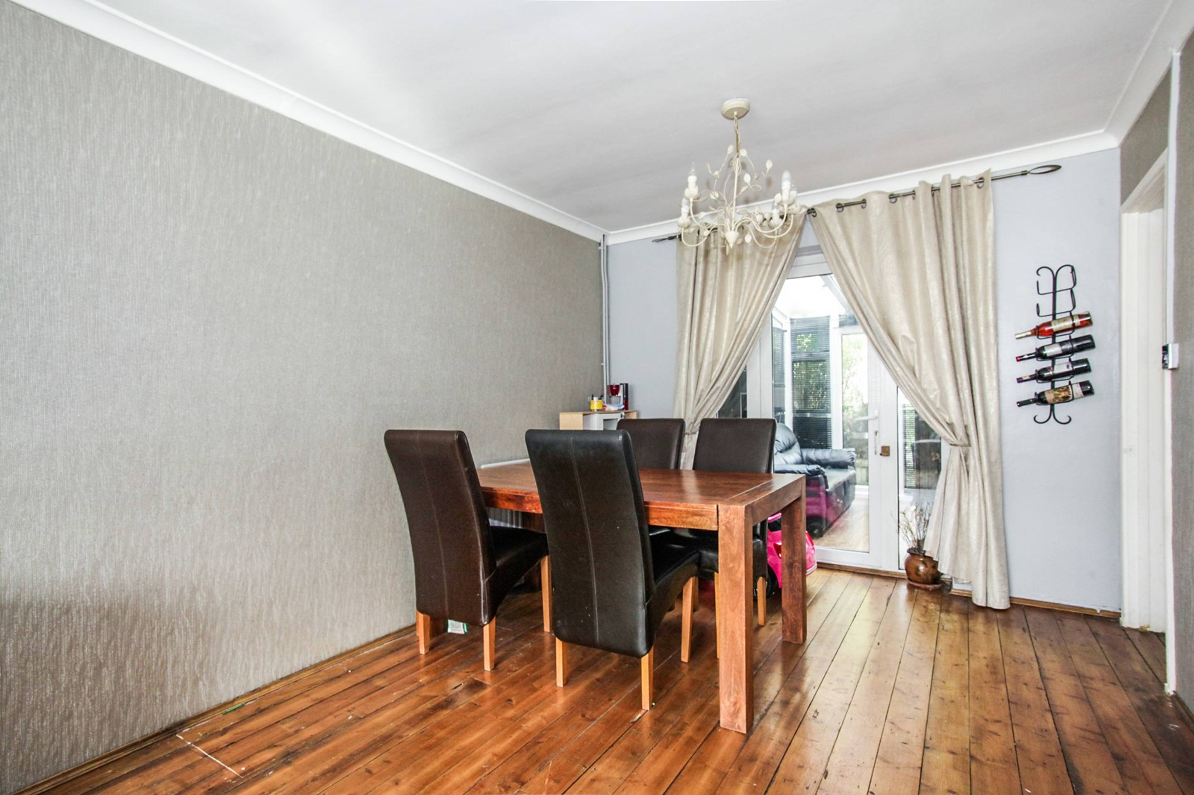 Lounge/Dining Room